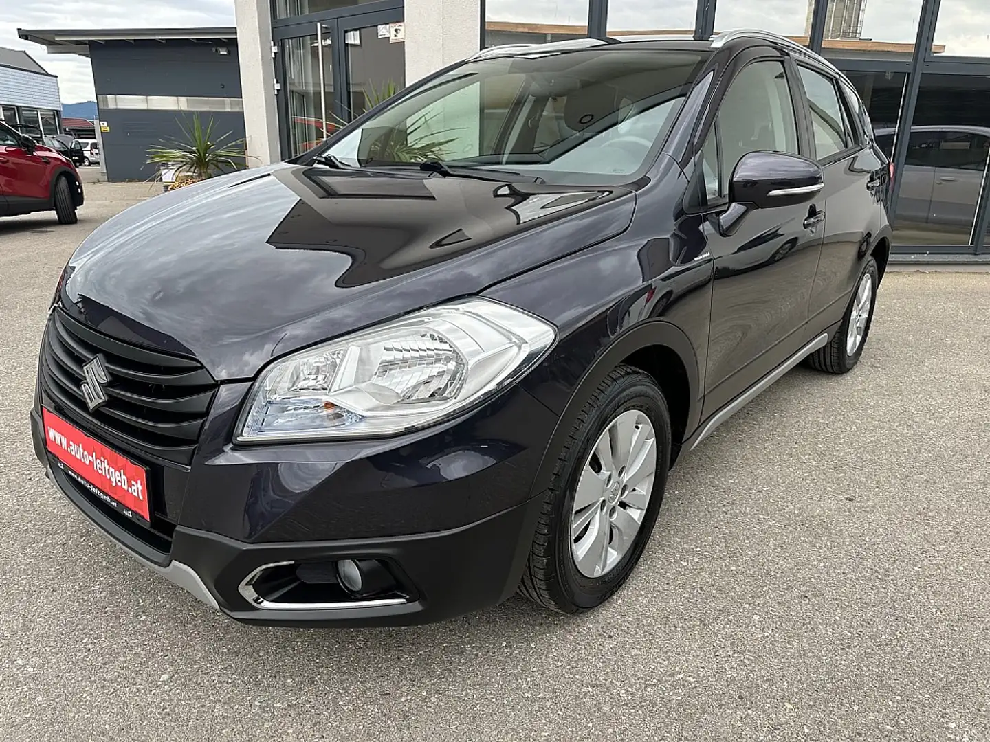 Suzuki SX4 S-Cross 1,6 Allgrip CVT shine Grau - 1