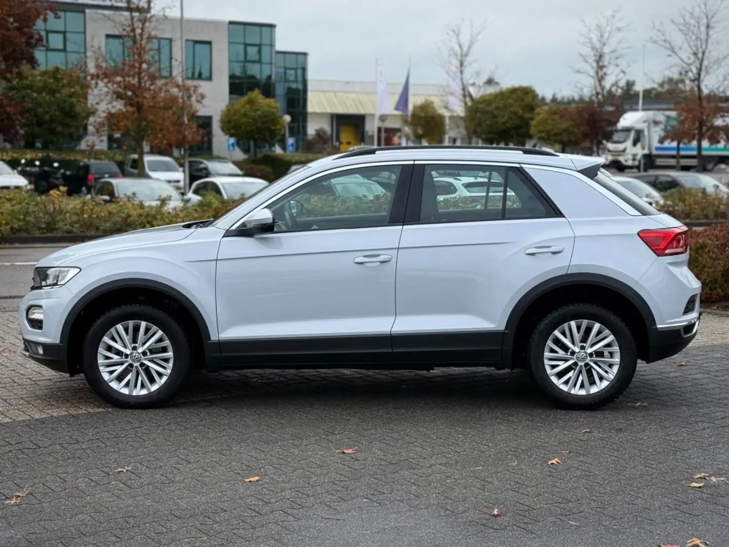 Volkswagen T-Roc 1.5 TSI DSG STYLE TREKHAAK 1500KG Wit - 2