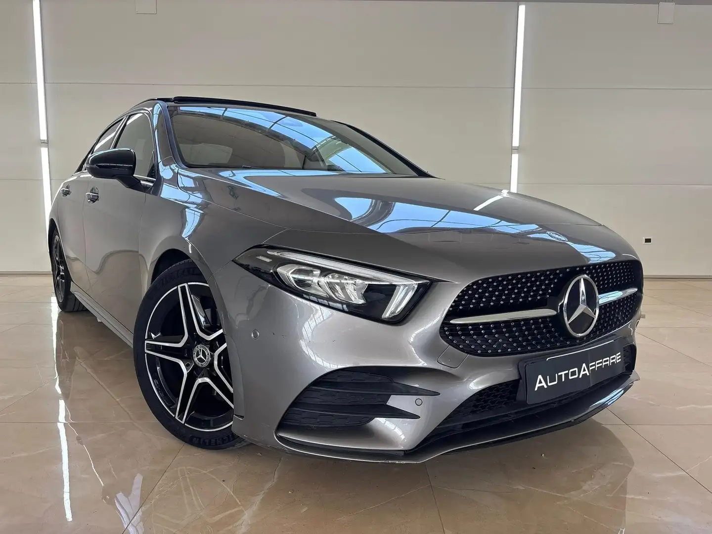 Mercedes-Benz A 180 Classe A  d Premium AMG  auto Grigio - 1