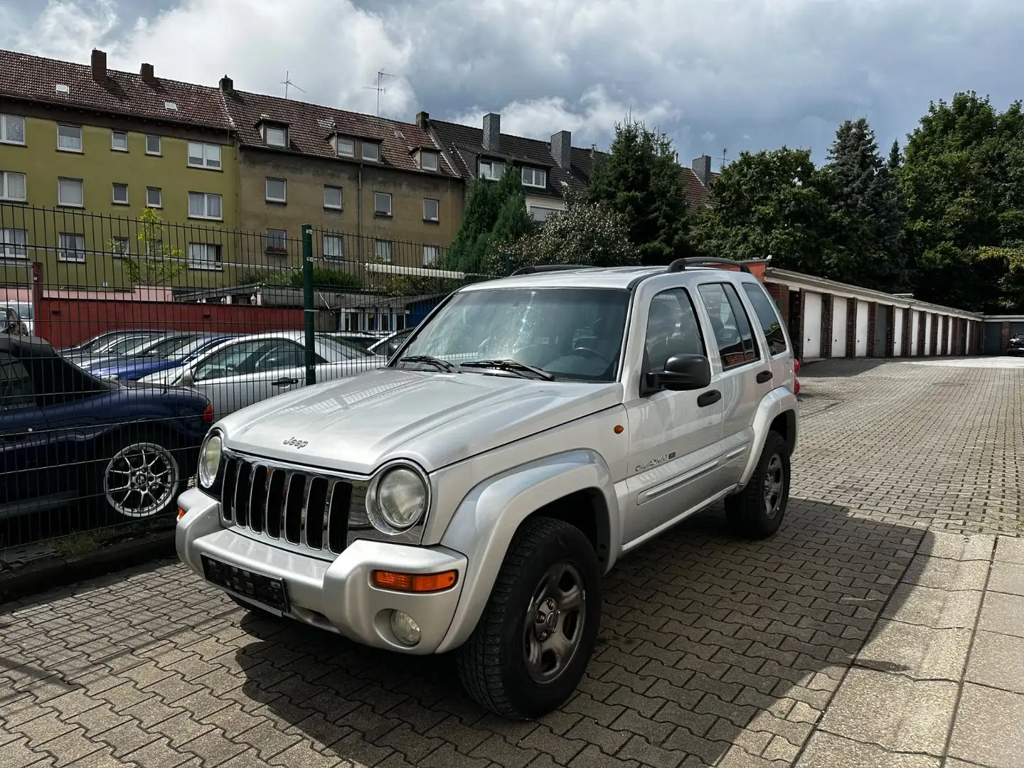 Jeep Cherokee Limited 3.7 Auto. TÜV NEU* AHK*4x4 Silber - 1