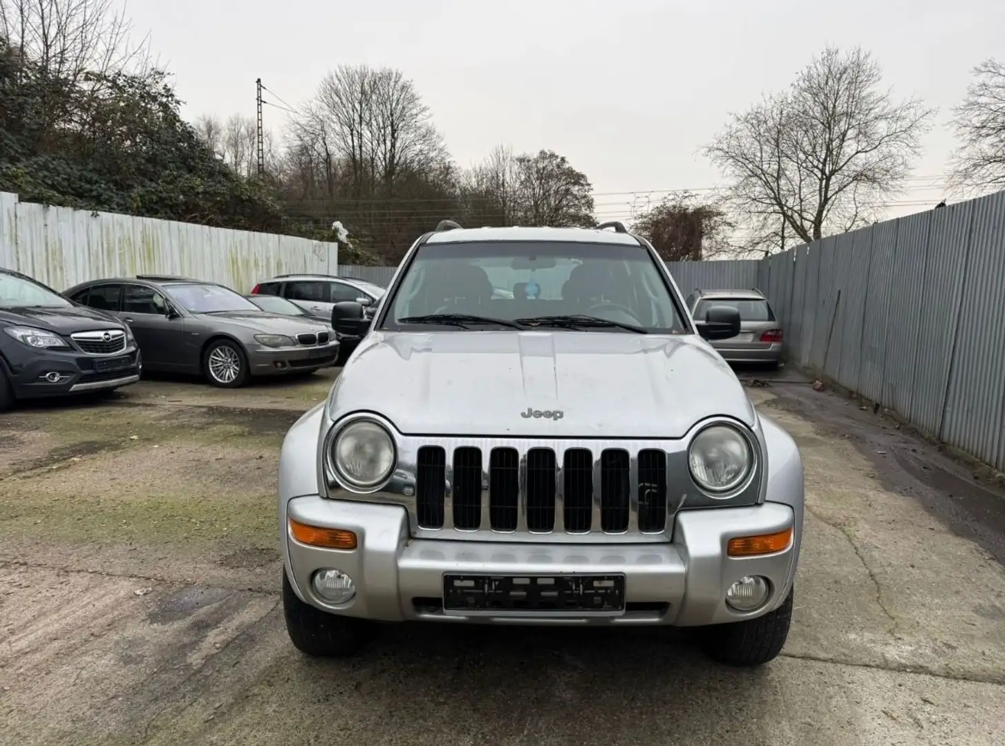 Jeep Cherokee Limited 3.7 Auto. TÜV NEU* AHK*4x4 Silber - 2