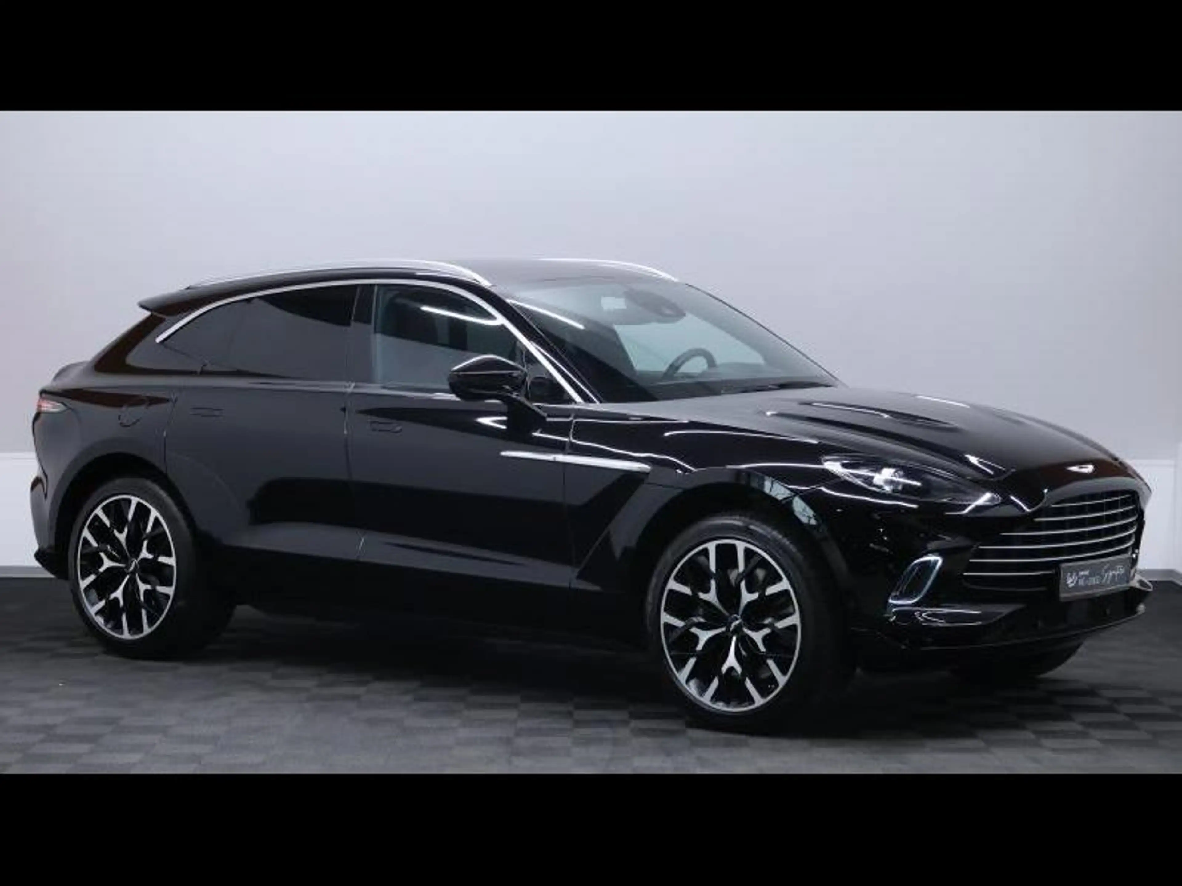 Aston Martin DBX 4.0 V8 550 — photo 3