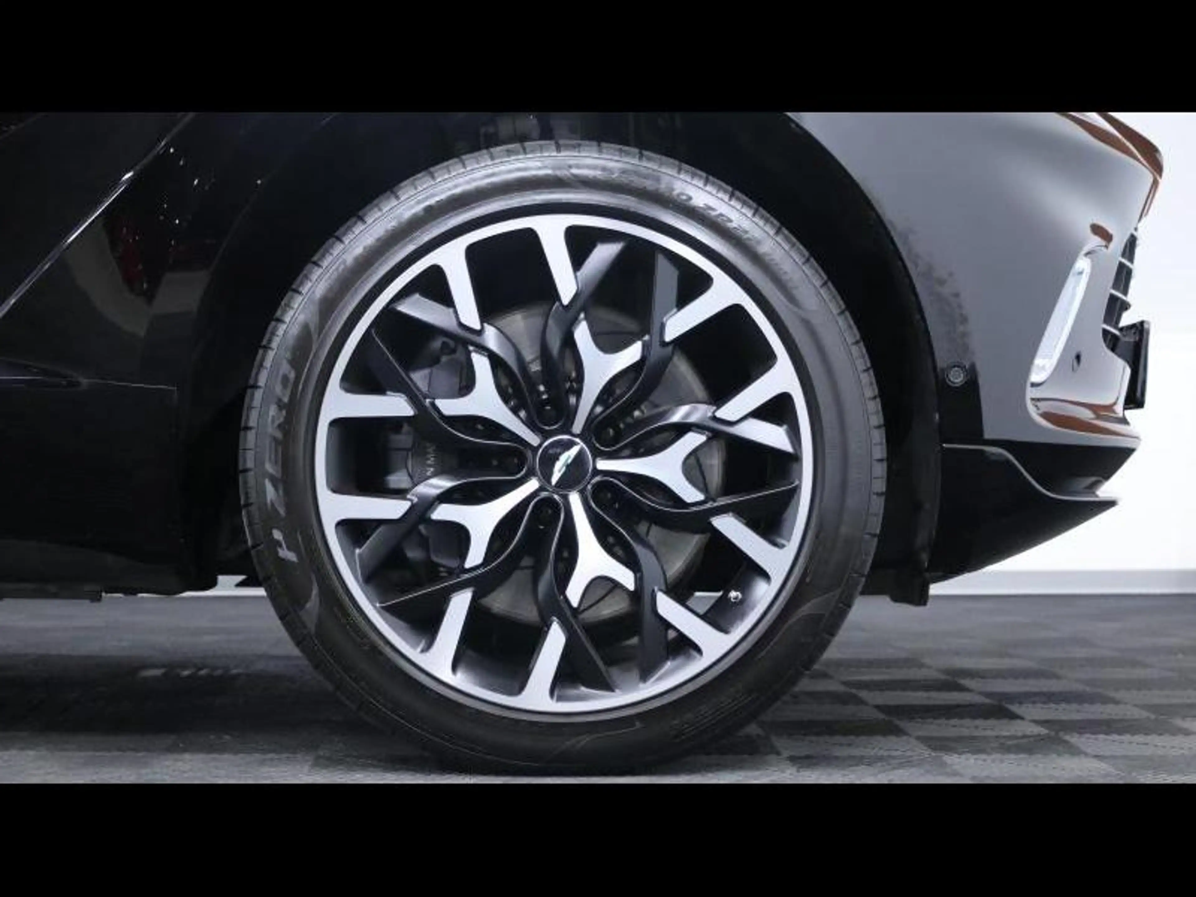 Aston Martin DBX 4.0 V8 550 — photo 10