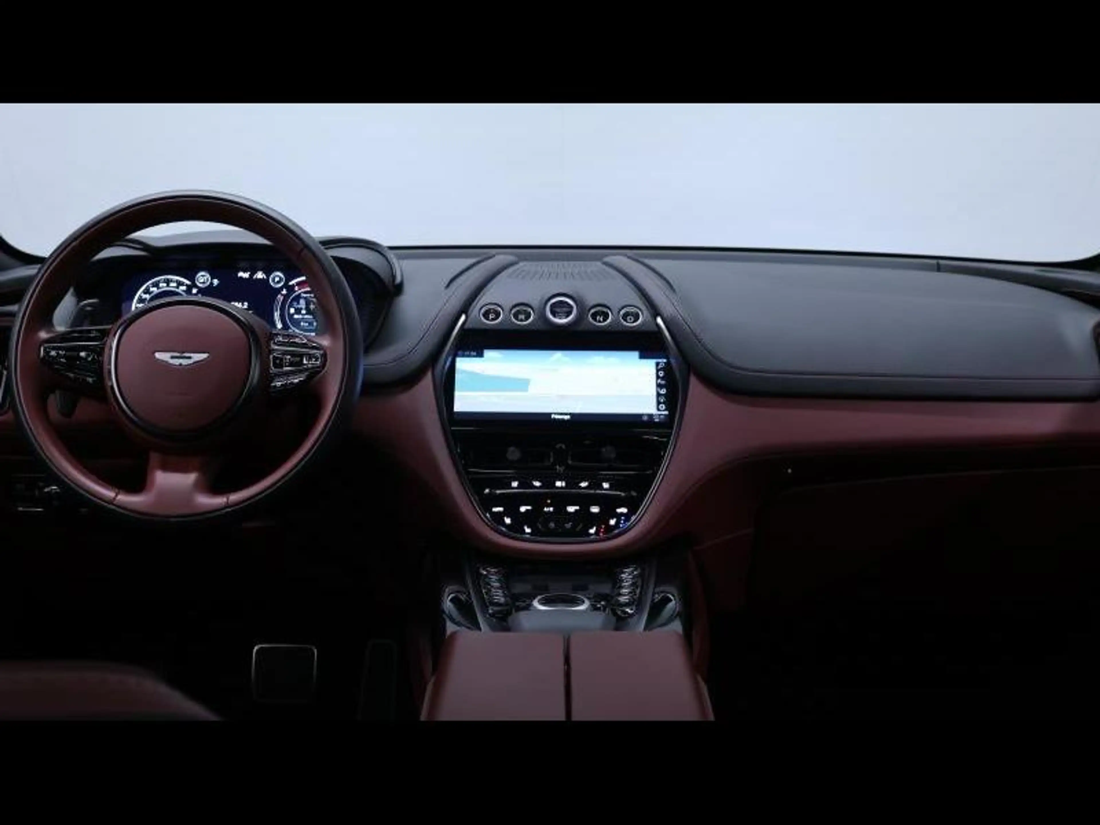Aston Martin DBX 4.0 V8 550 — photo 15