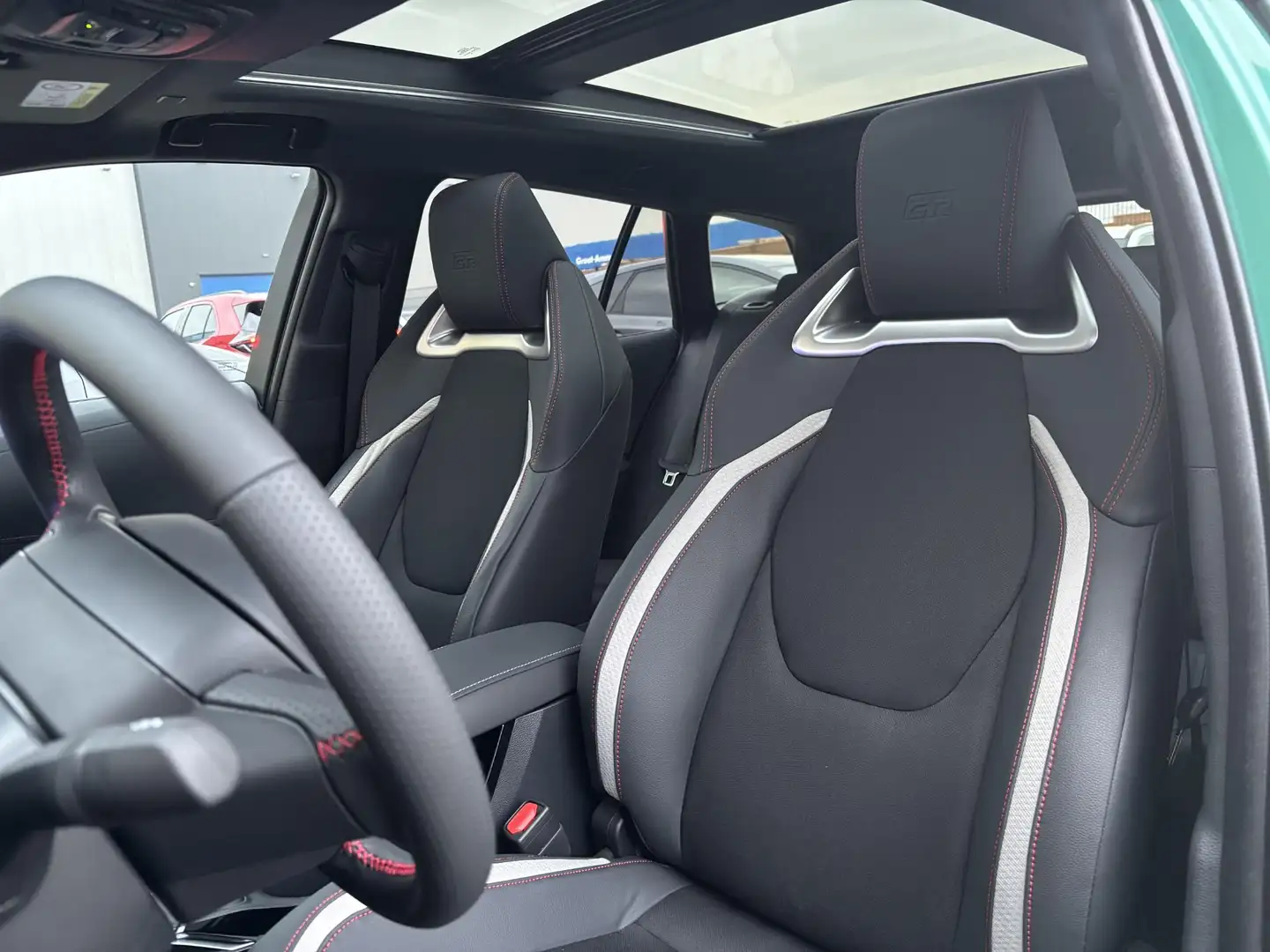 Toyota Corolla Touring Sports Hybrid 140 GR Sport - 2