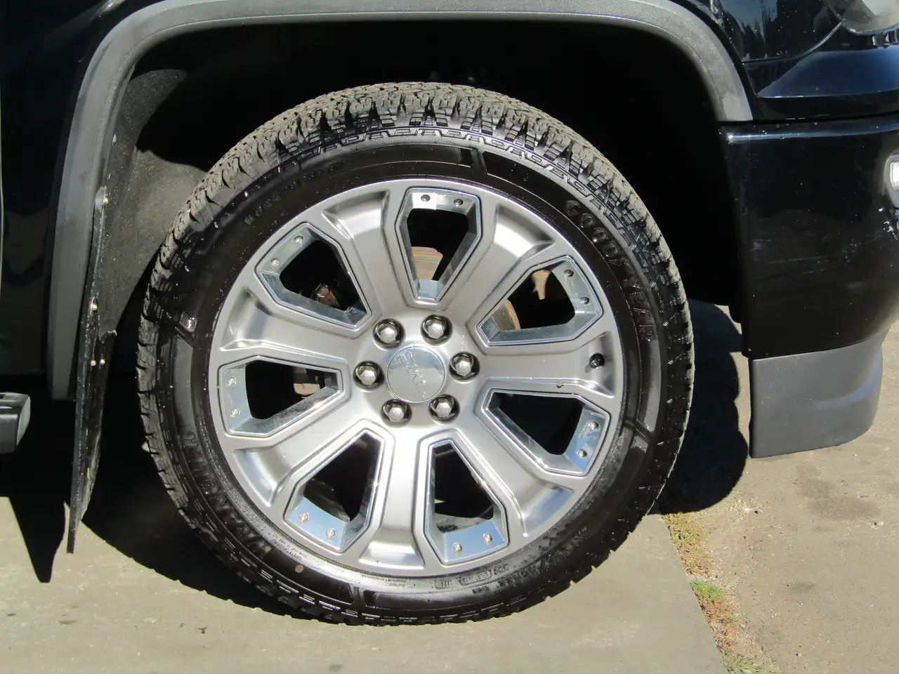 GMC Sierra 1500 снимка GMC Sierra 1500