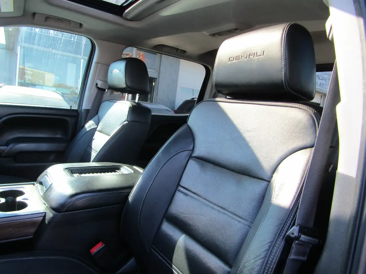 GMC Sierra 1500 снимка GMC Sierra 1500