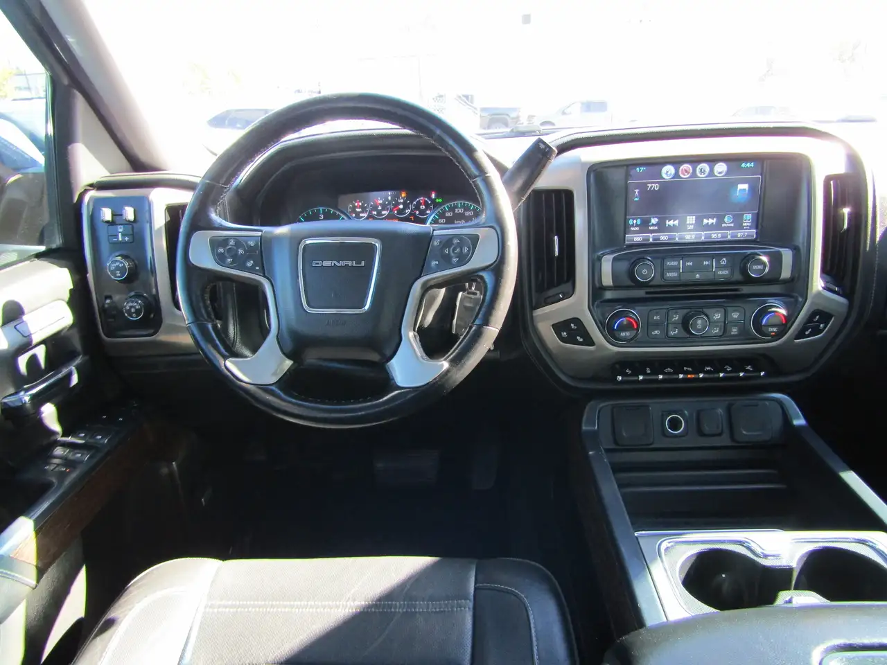 GMC Sierra 1500 снимка GMC Sierra 1500