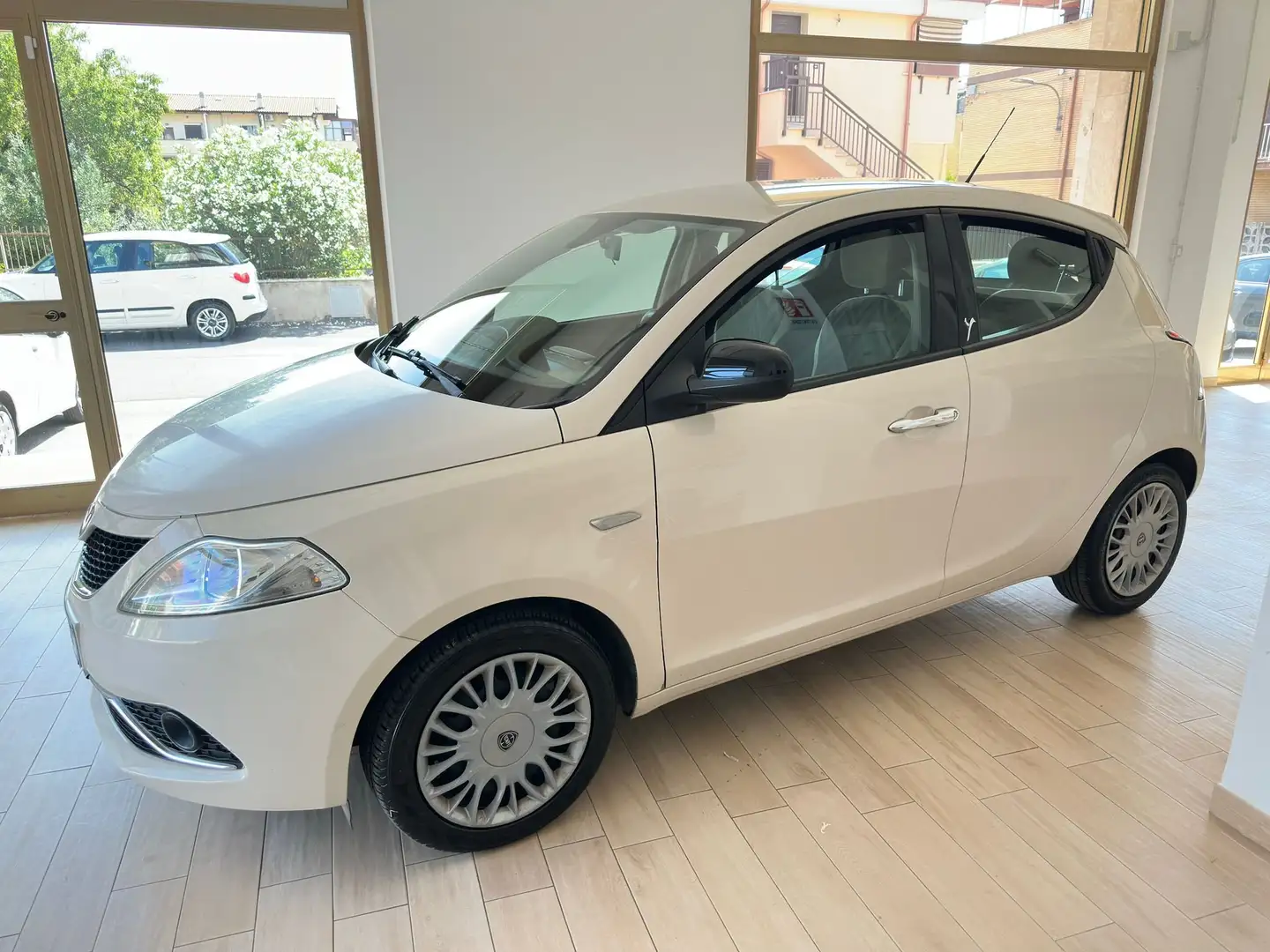 Lancia Ypsilon Ypsilon 1.2 Platinum 69cv Beige - 2