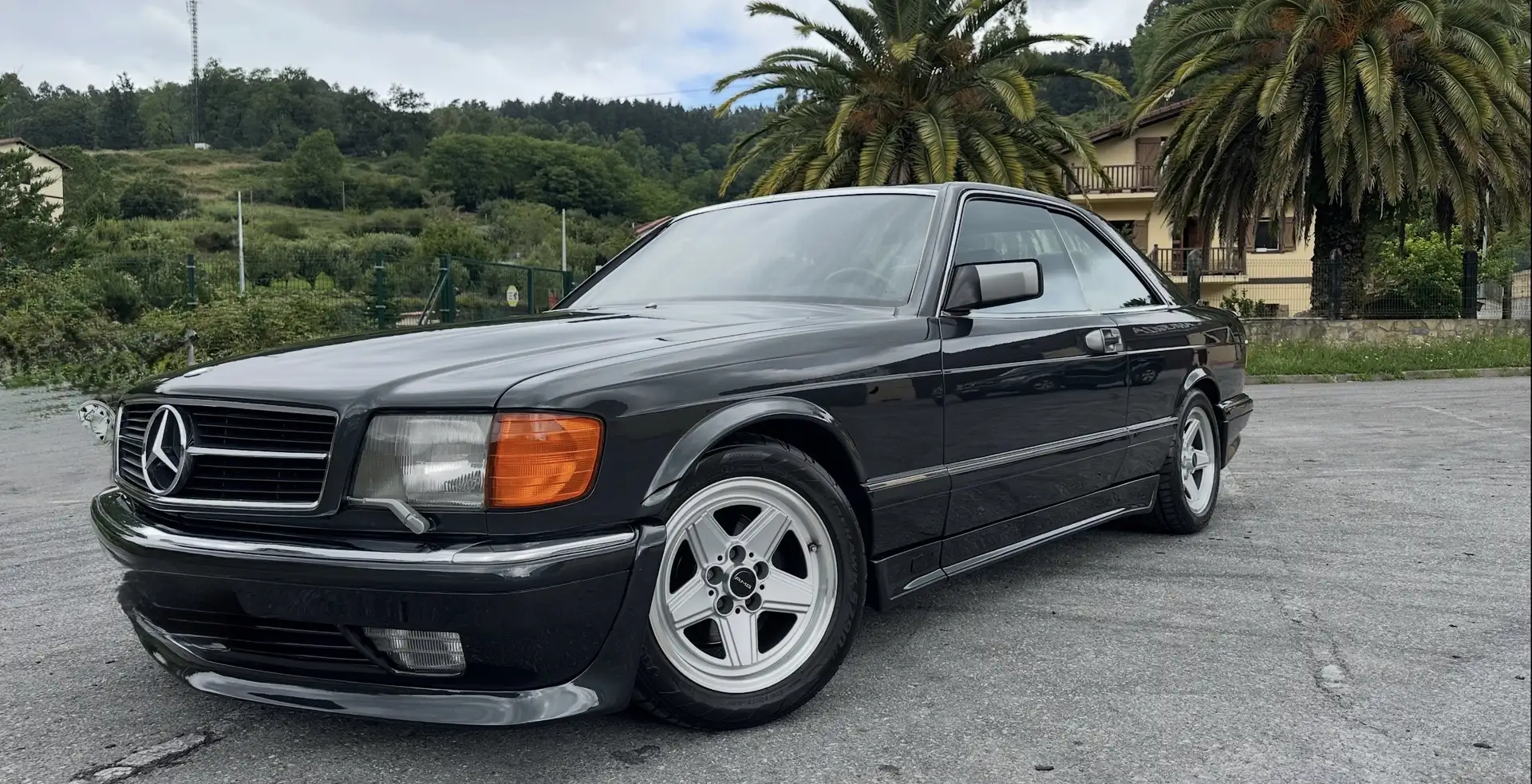 Mercedes-Benz 560 Negro - 1