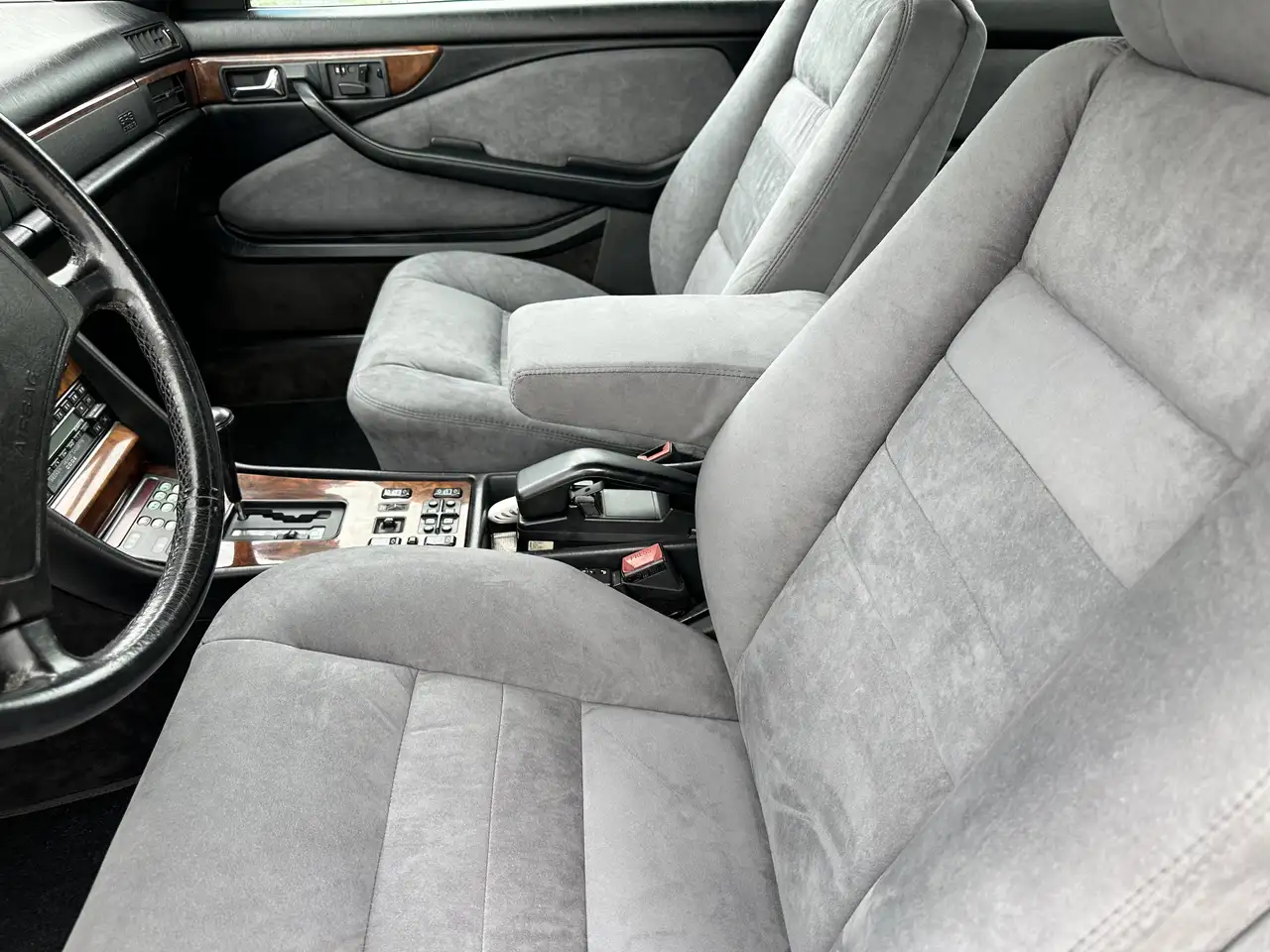 Mercedes-Benz 560, foto 12