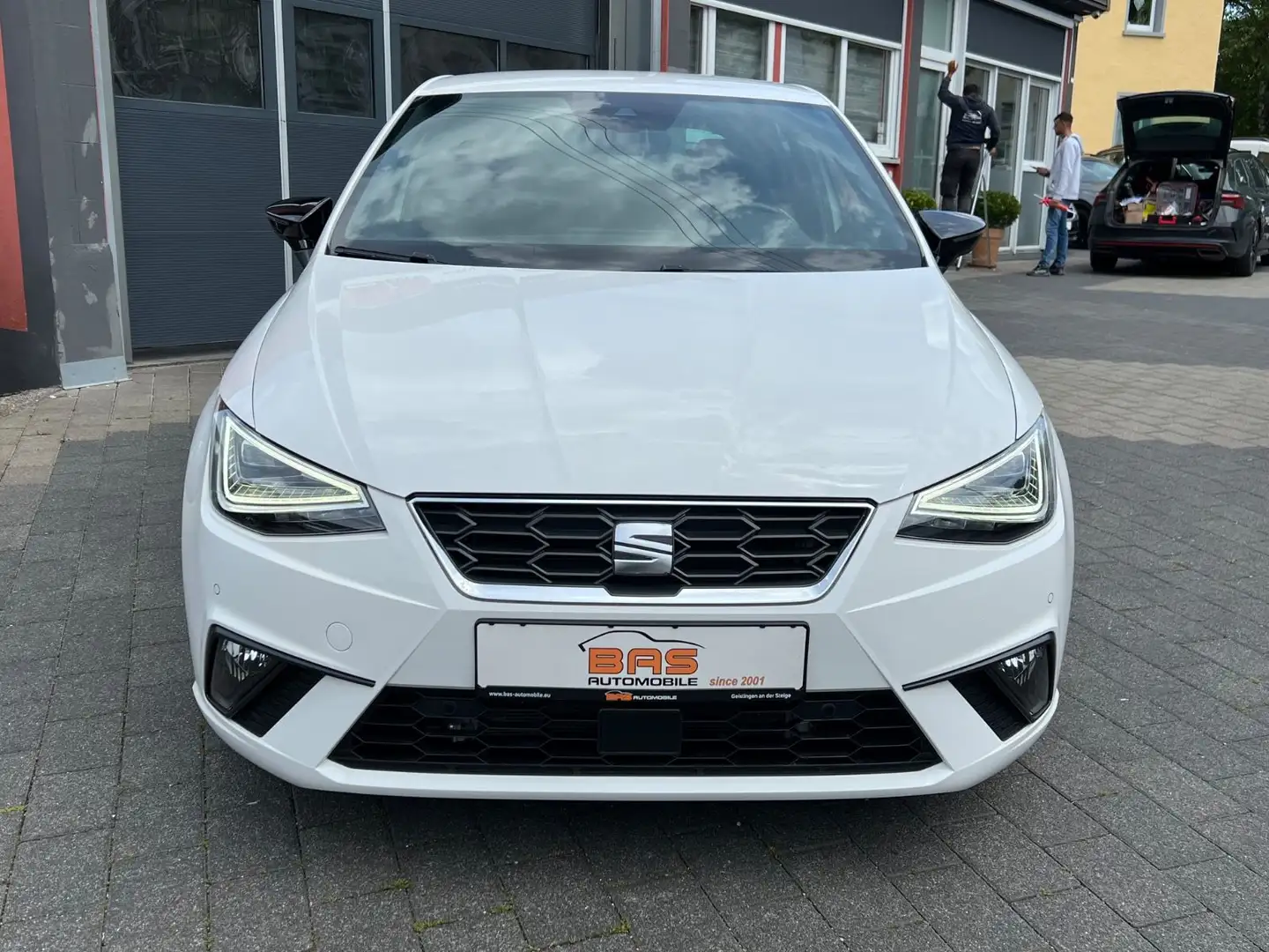 SEAT Ibiza 1.0 TSI FR *DSG*LED*NAVI*KAMERA*VIRTUAL* Weiß - 2