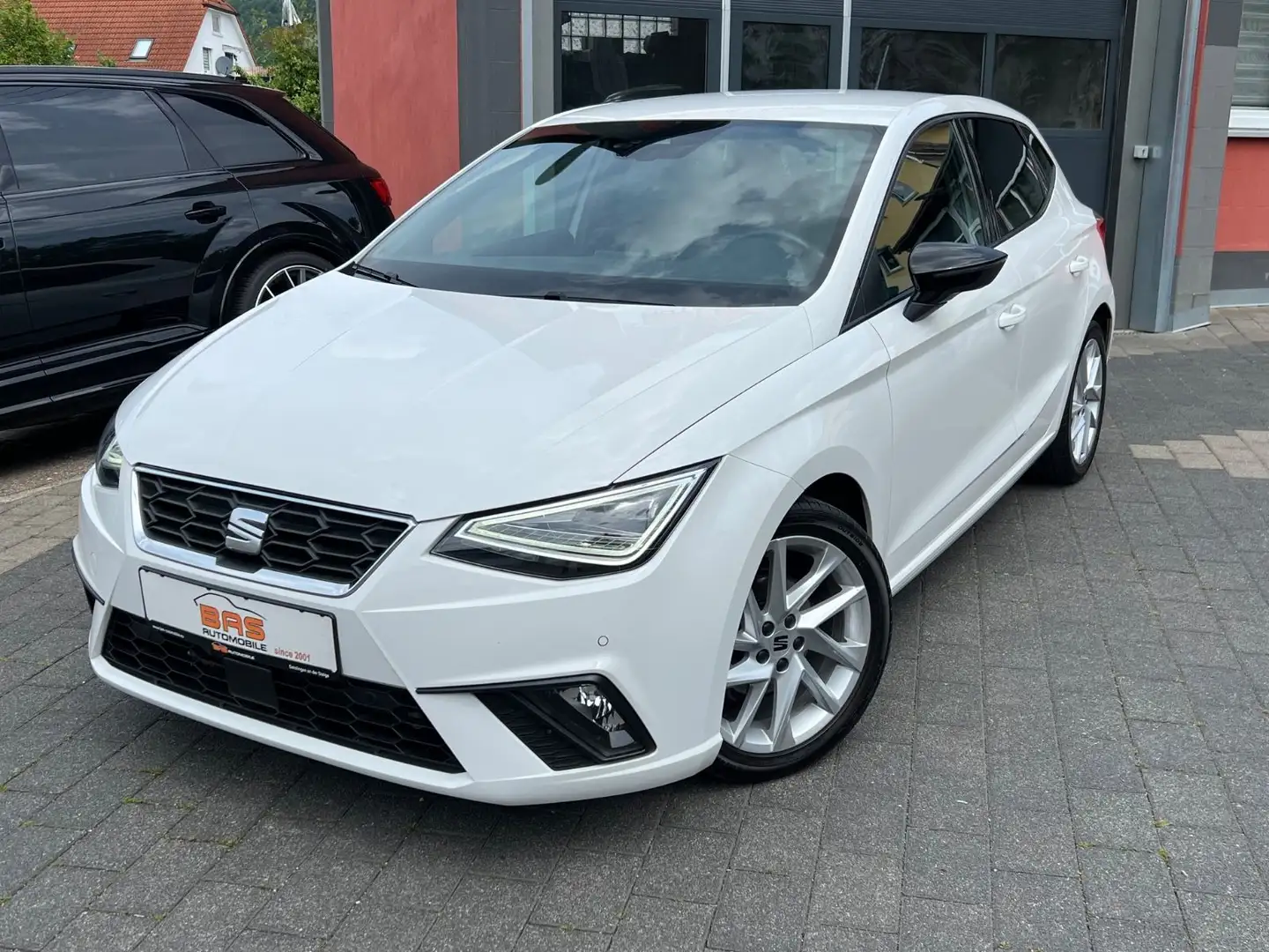 SEAT Ibiza 1.0 TSI FR *DSG*LED*NAVI*KAMERA*VIRTUAL* Weiß - 1