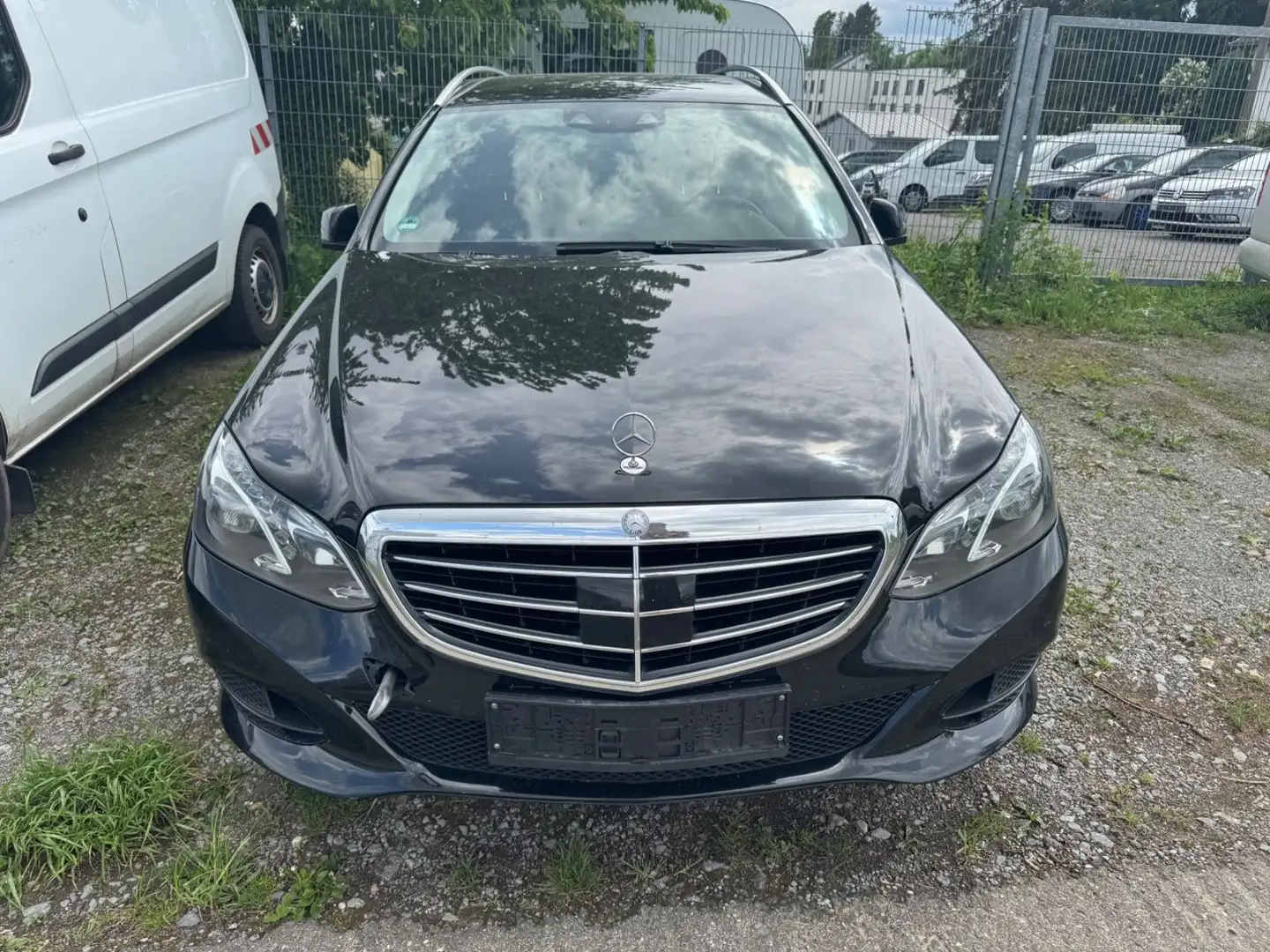 Mercedes-Benz E 220 E -Klasse BlueEfficiency**Motorprobleme** Schwarz - 2