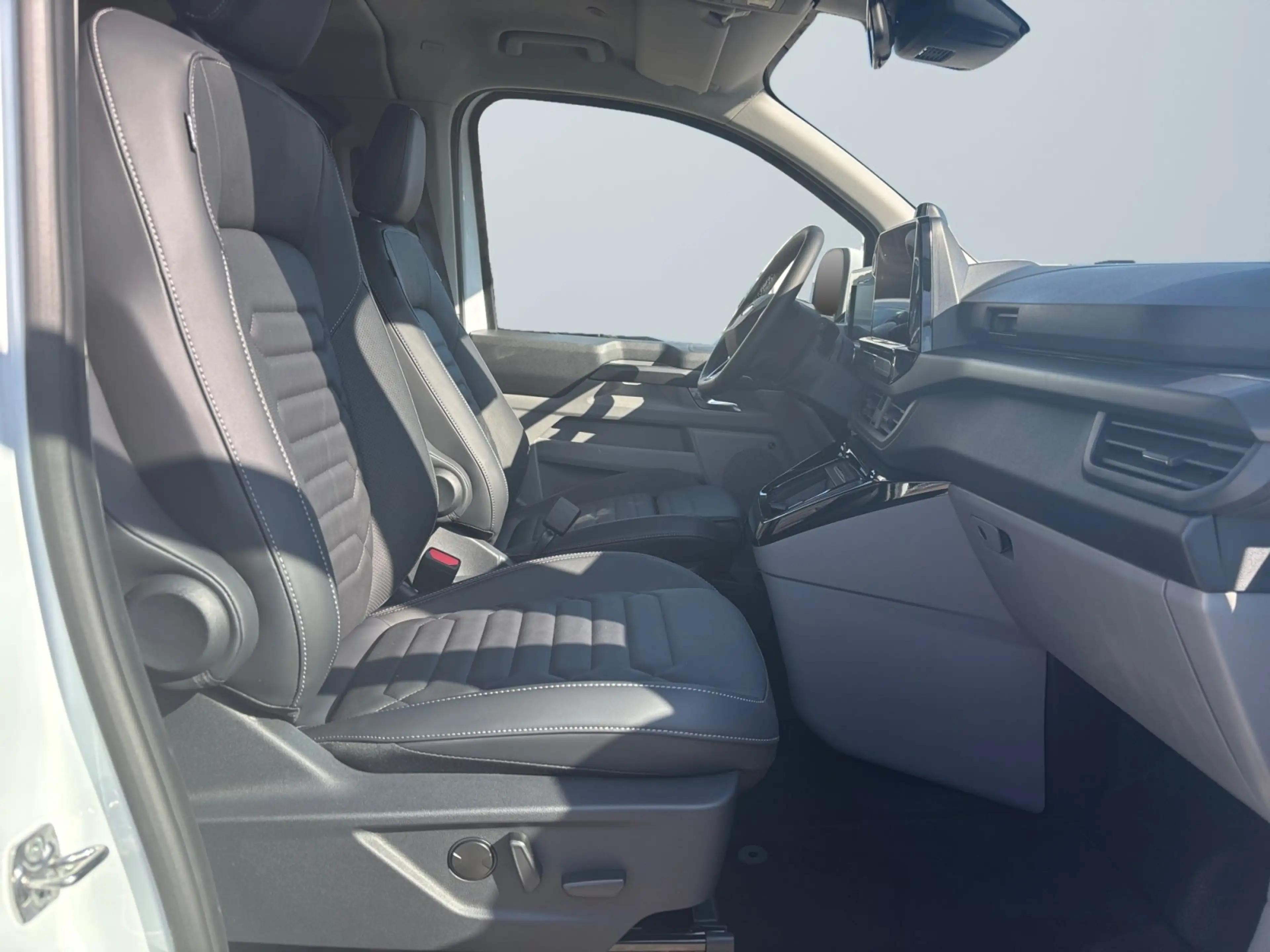 Ford Tourneo Custom Titanium X 2.0 EcoBlue AWD B&O — photo 10