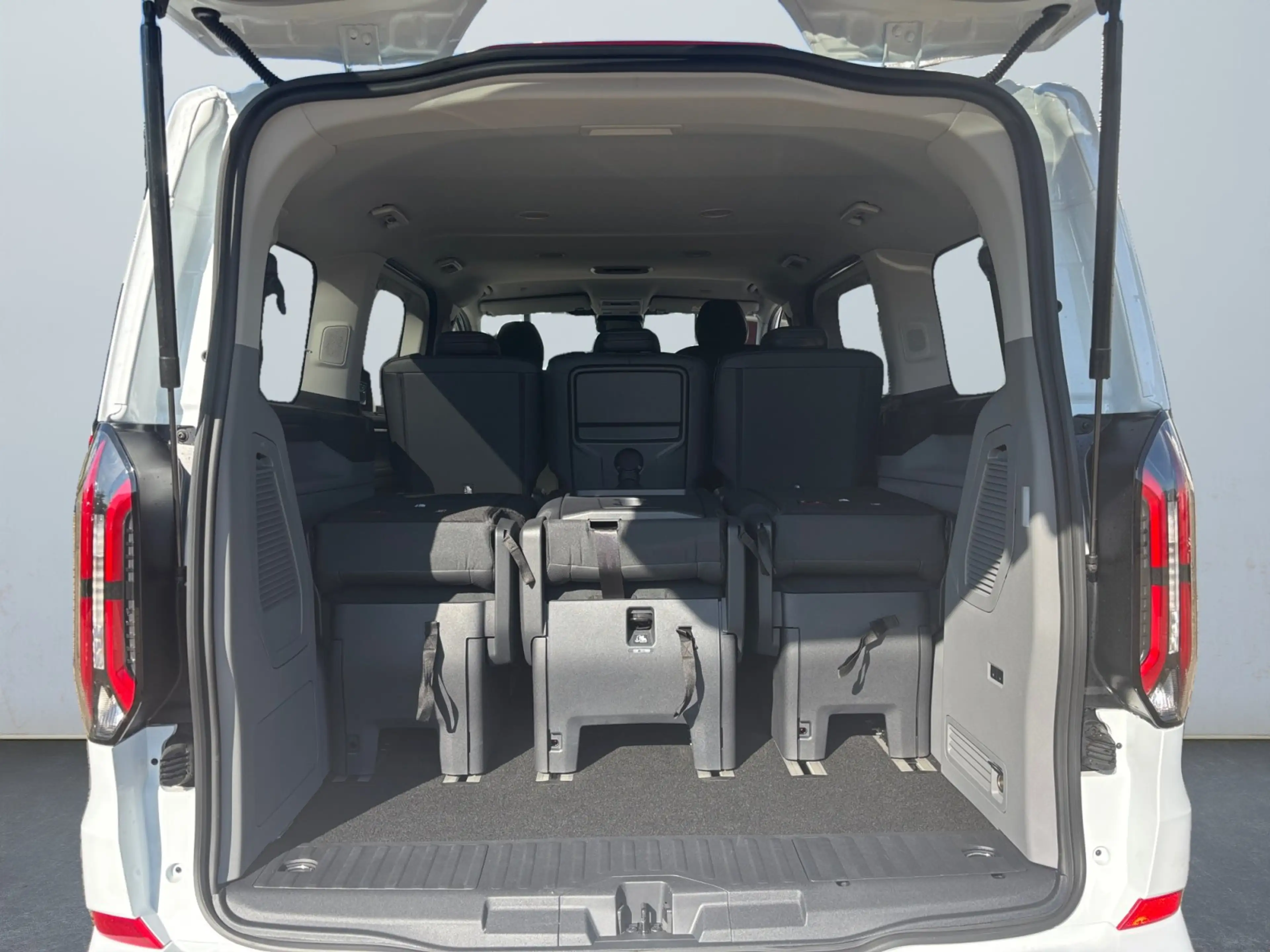 Ford Tourneo Custom Titanium X 2.0 EcoBlue AWD B&O — photo 14