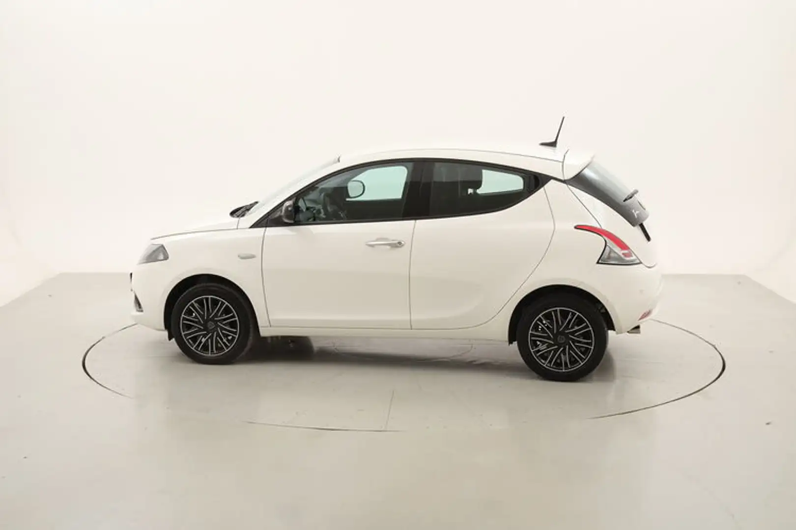 Lancia Ypsilon Gold 1.0 Mild Hybrid 69CV Blanc - 2