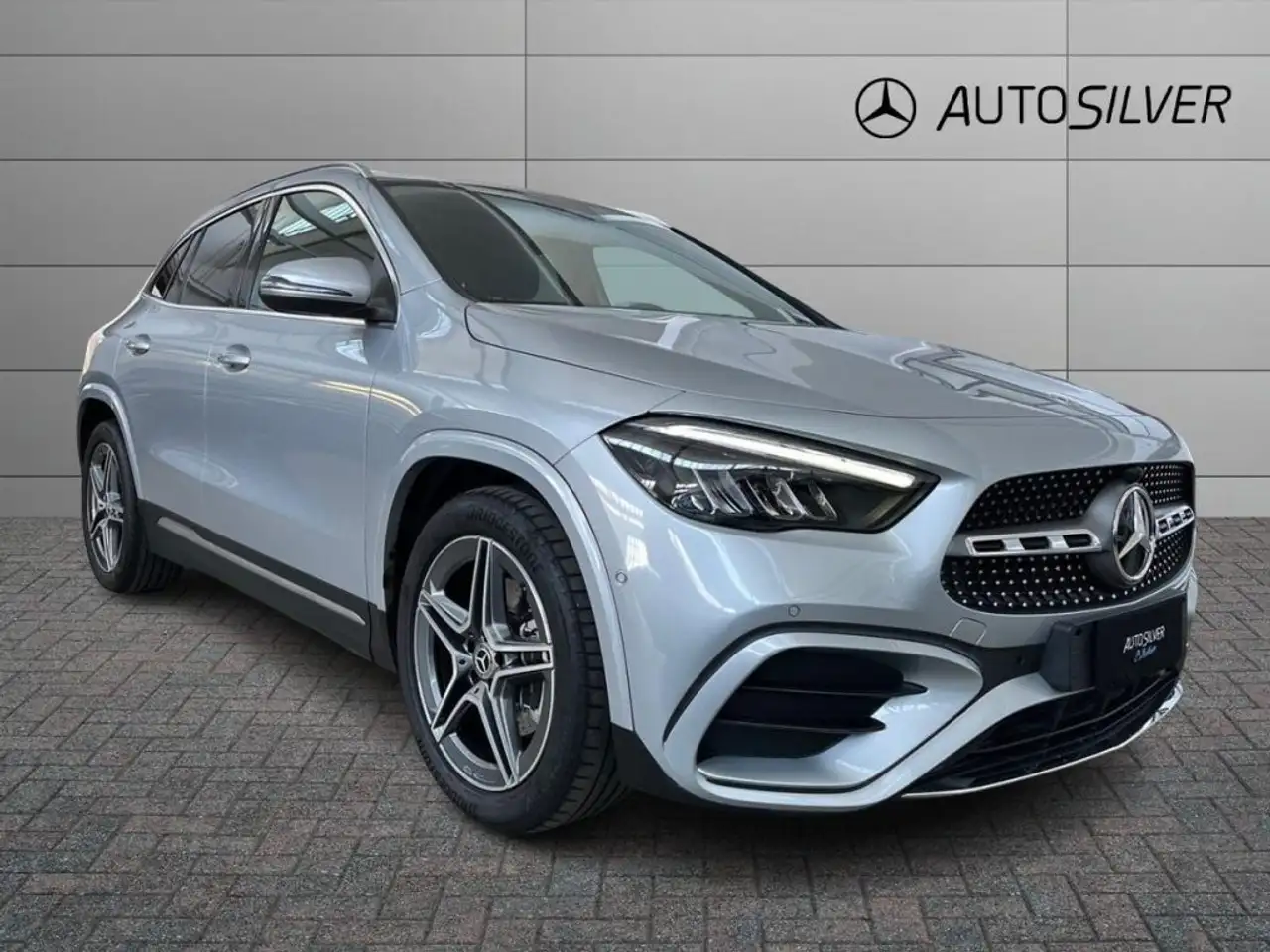 Mercedes-Benz GLA 180