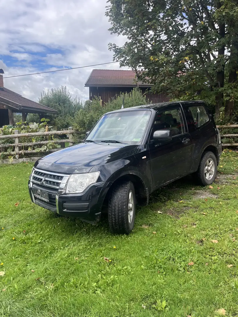 Mitsubishi Pajero Austria Edition 35 3,2 DI-D TD - 1