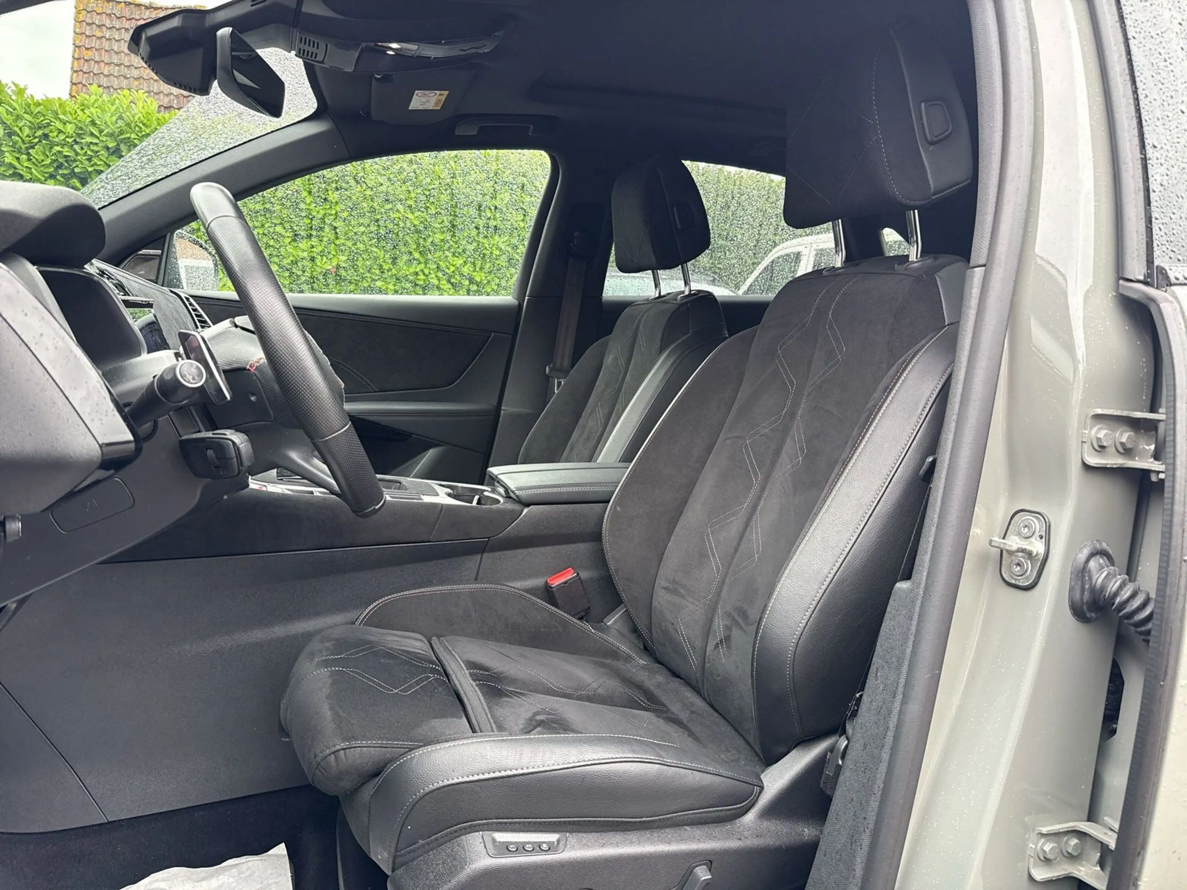 DS Automobiles DS 7 Crossback — photo 11