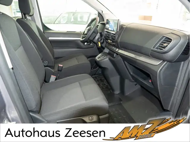 Citroen Spacetourer view 2