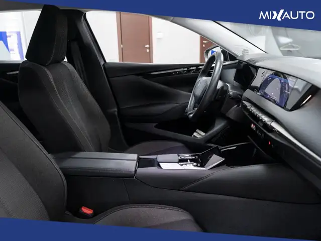 DS Automobiles DS 4 view 14