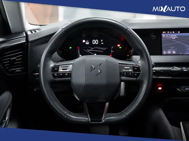 DS Automobiles DS 4 view 12