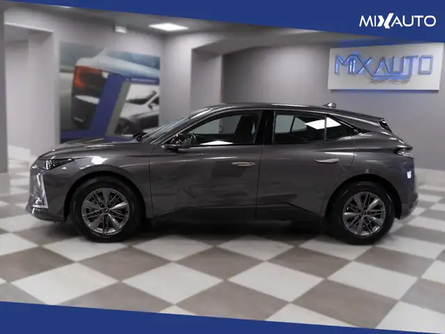 DS Automobiles DS 4 view 3