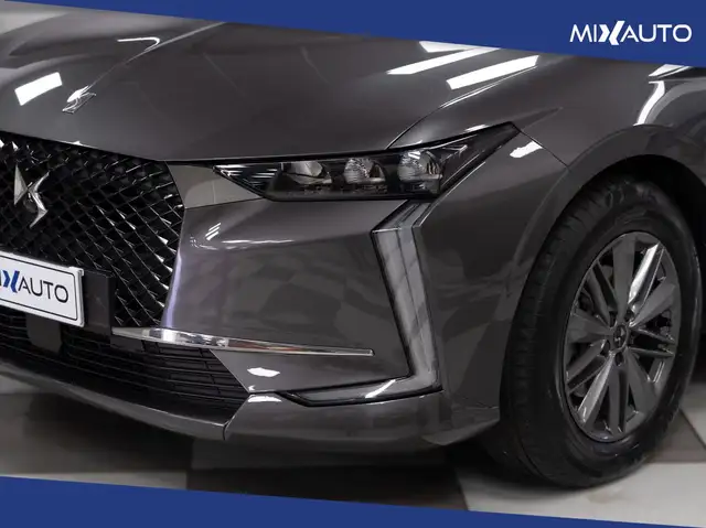 DS Automobiles DS 4 view 9
