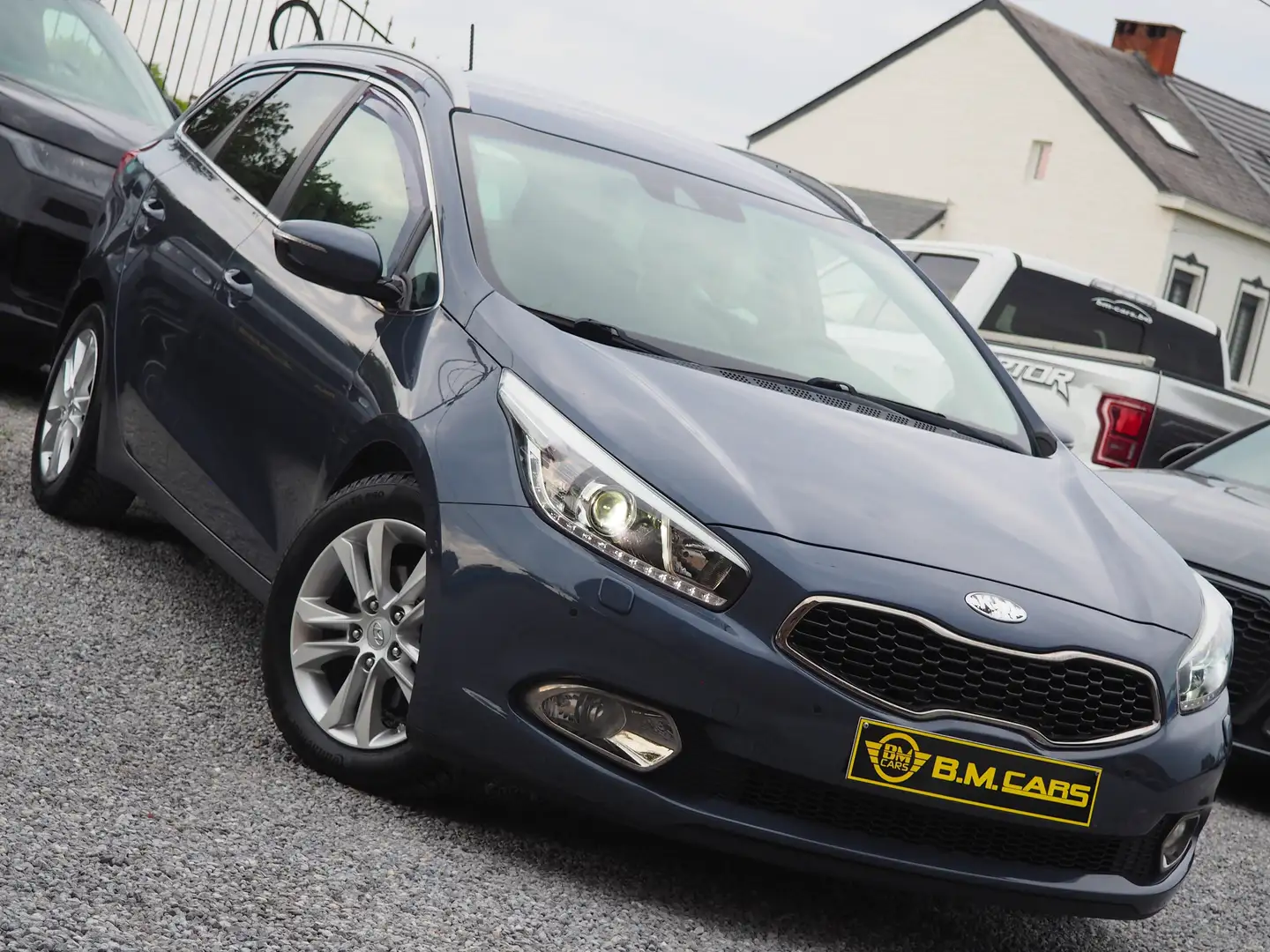 Kia Ceed SW / cee'd SW 1.6 CRDi ✅SENSE✅XENON-CUIR-GPS-CAMERA-FULL OPT Grijs - 2