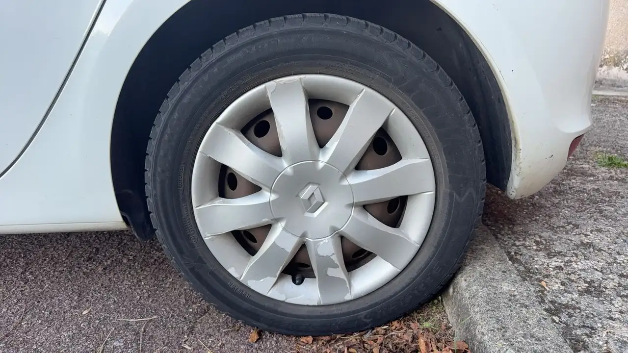 Renault Clio Citadine 5 portes — photo 19