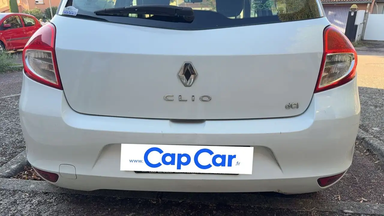 Renault Clio Citadine 5 portes — photo 21