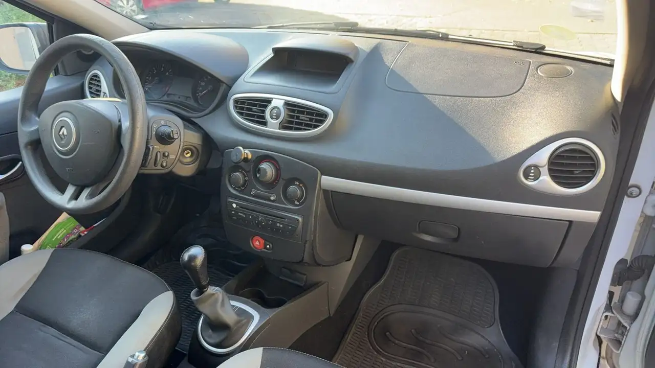 Renault Clio Citadine 5 portes — photo 10