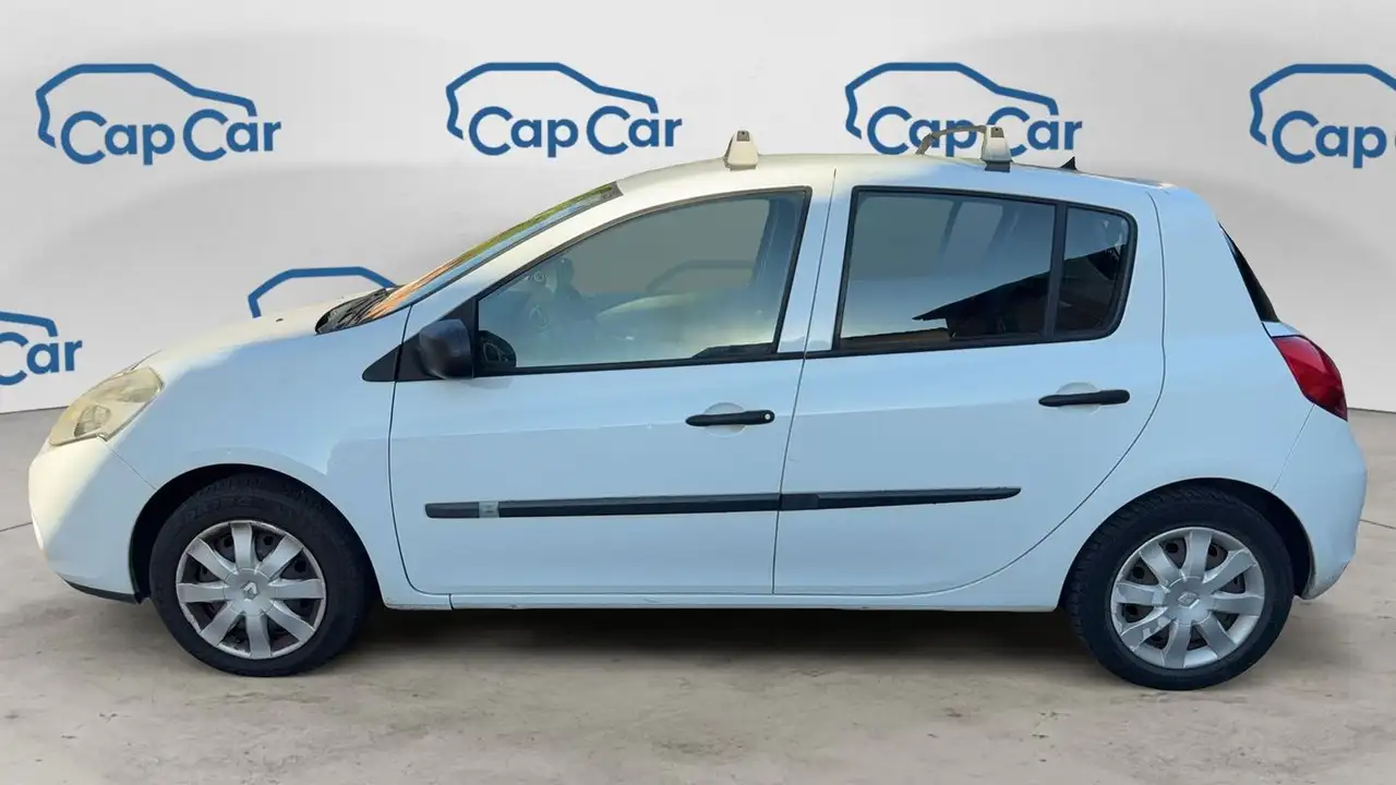 Renault Clio Citadine 5 portes — photo 2