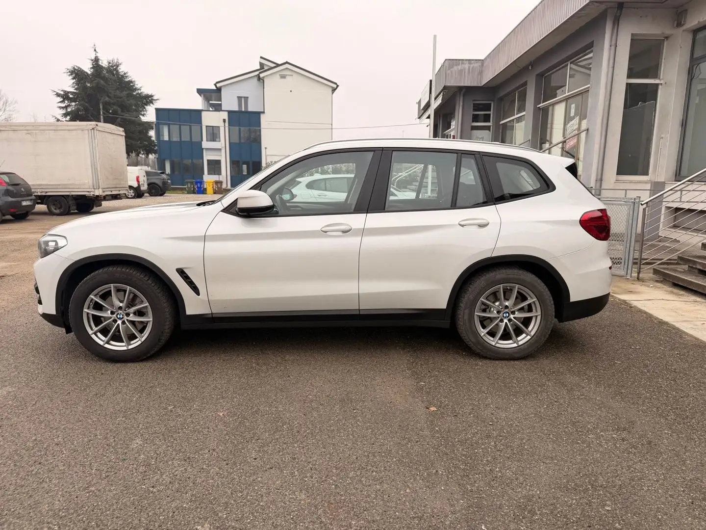 BMW X3 Business Advantage 18 d MHEV Weiß - 2
