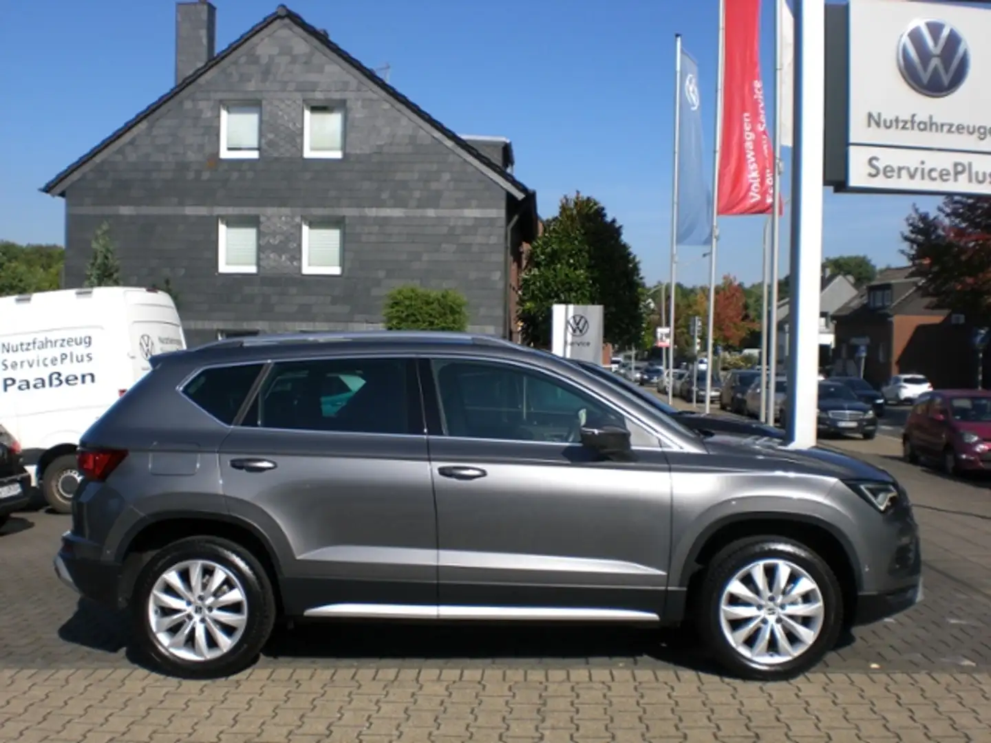 SEAT Ateca X-PERIENCE 1.5 TSI DSG LED NAVI AHK ACC RFK PLA e Grau - 2