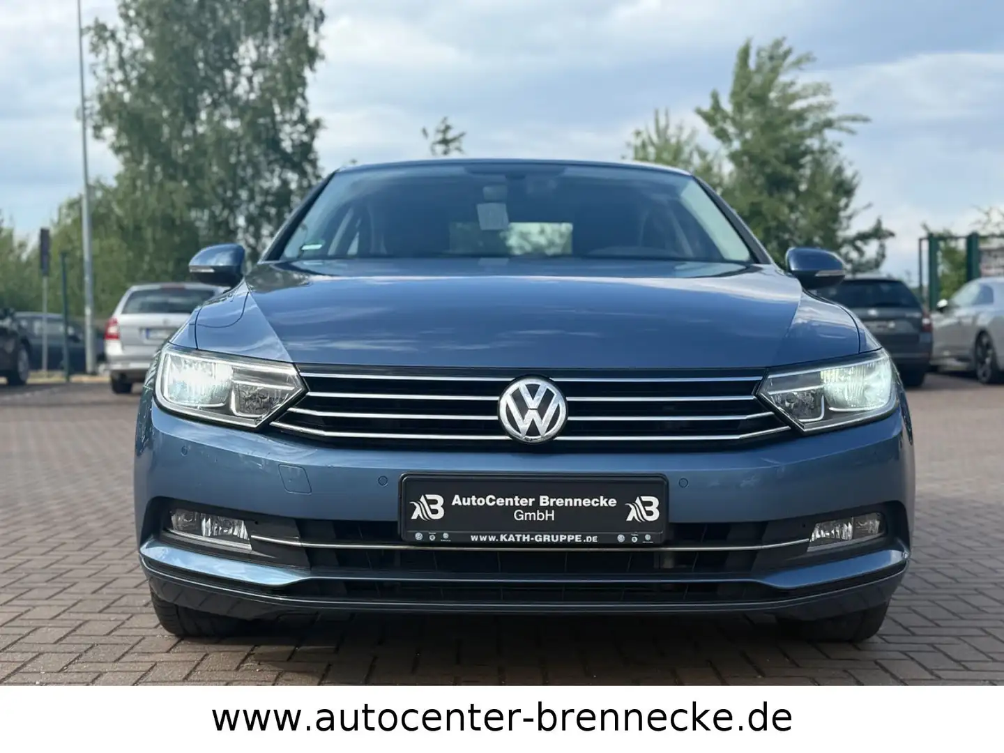 Volkswagen Passat Lim. Comfortline*8-fach bereift*AHK* Modrá - 2