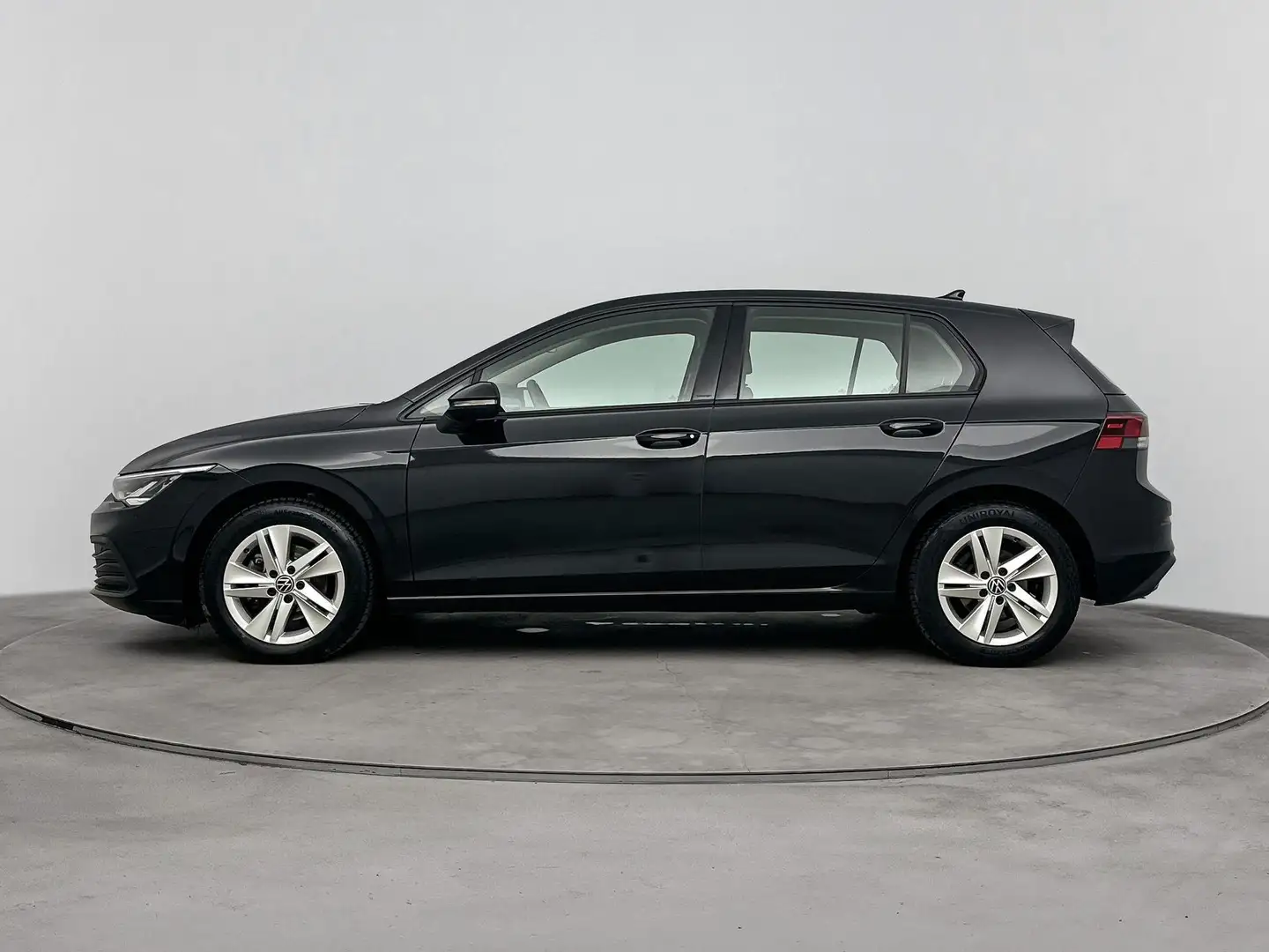 Volkswagen Golf 1.0 TSI Life 110 PK | Navigatie | Apple Carplay | Zwart - 2