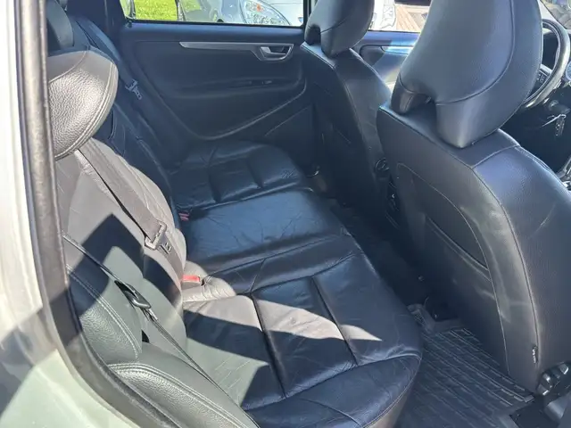 Volvo V70 view 21