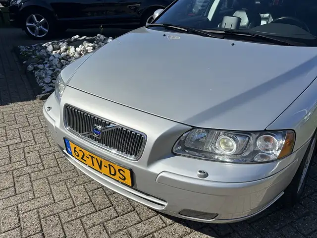Volvo V70 view 9