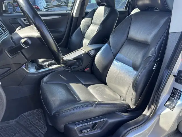 Volvo V70 view 12