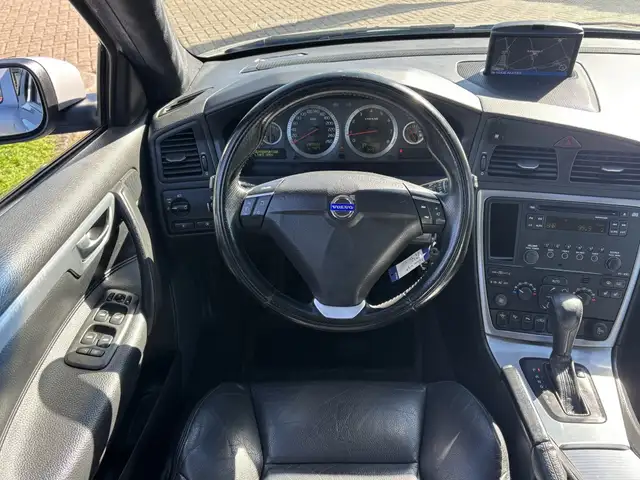 Volvo V70 view 10