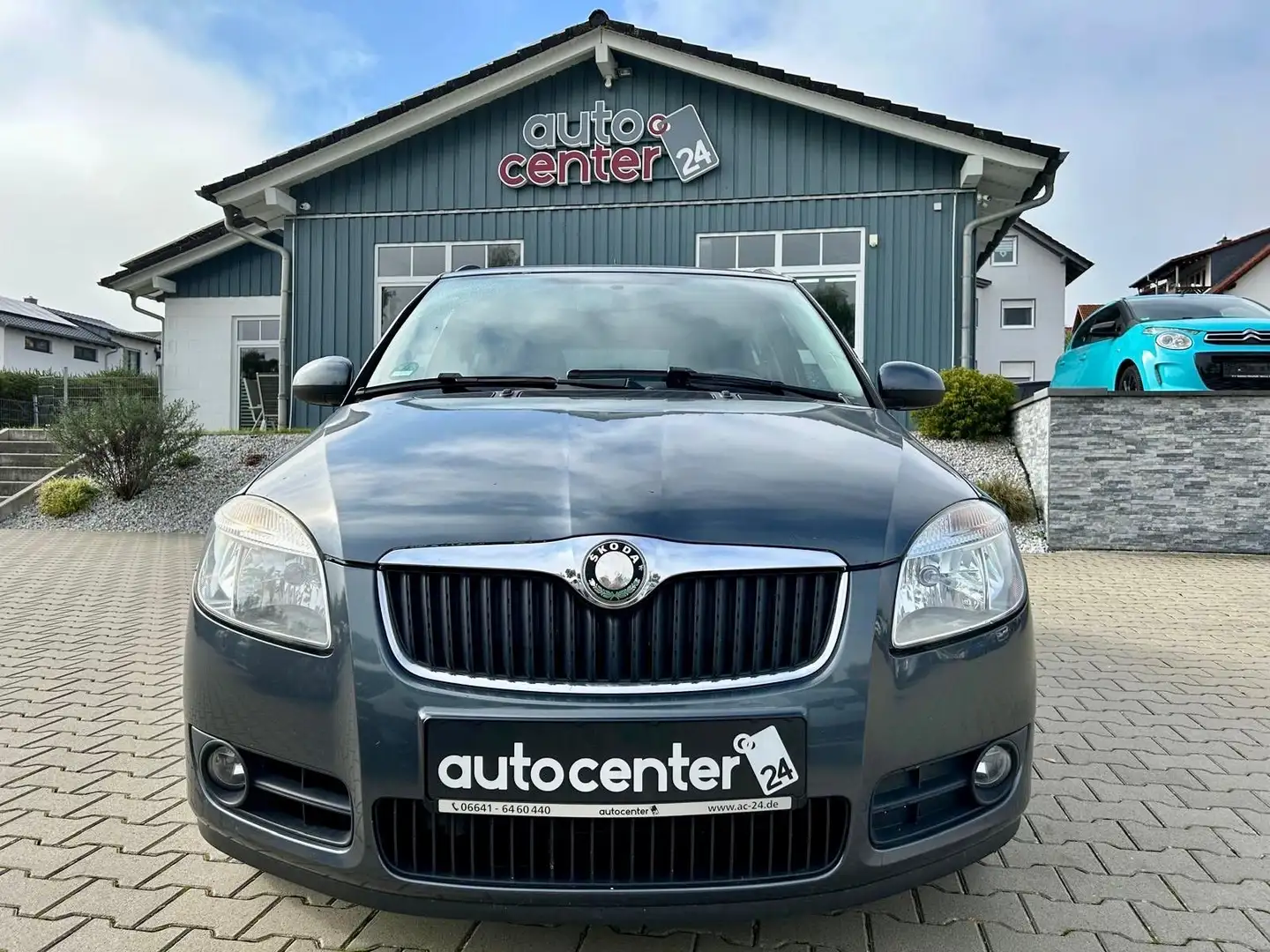 Skoda Fabia Combi 1.4i Ambiente°Tüv NEU°AHK° Grau - 2