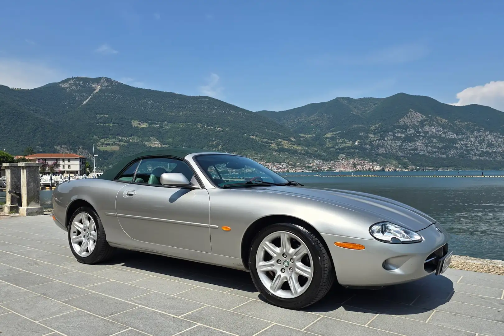 Jaguar XK8 Convertible 4.0 Zilver - 1