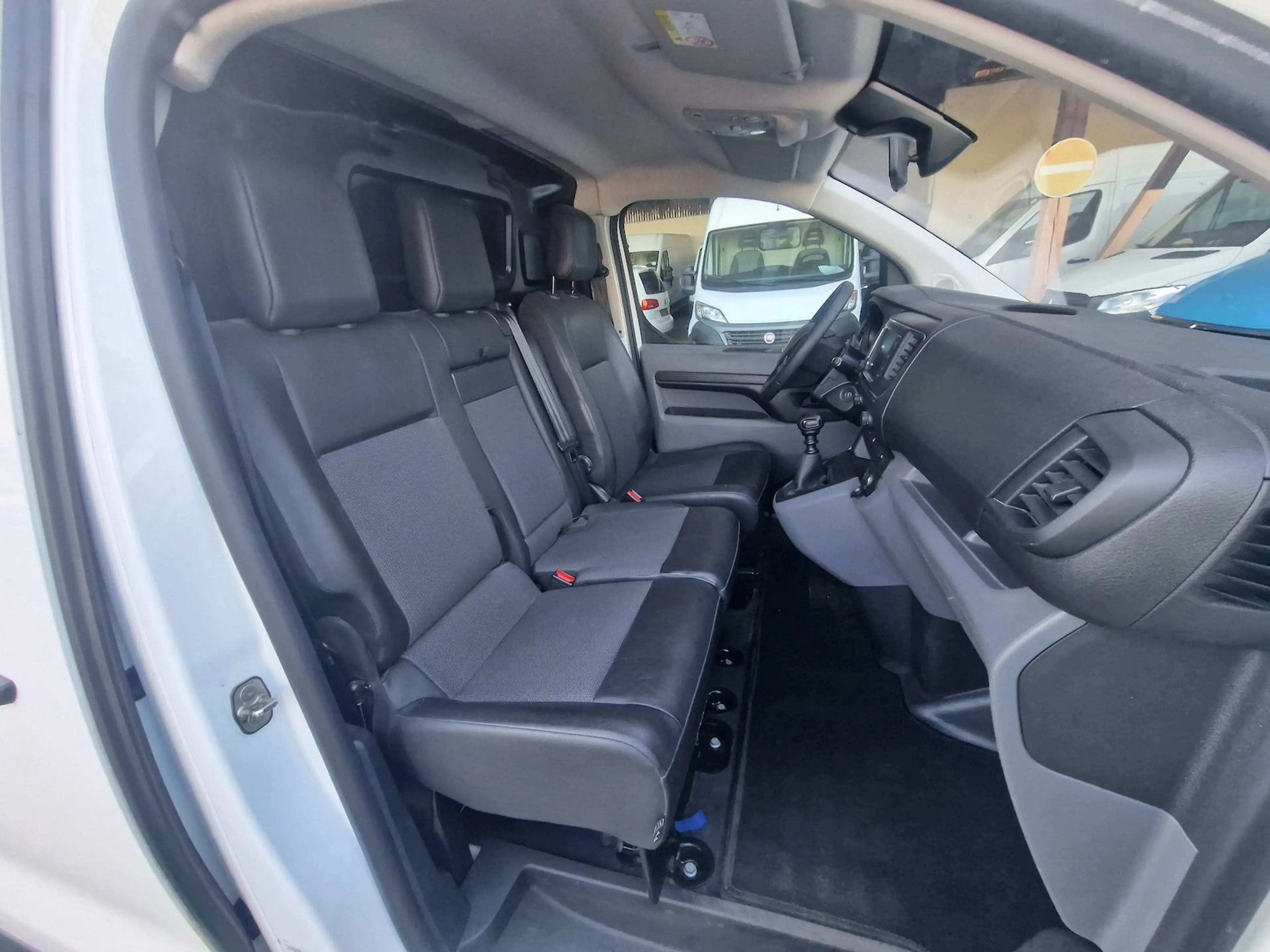 Peugeot Expert PremiumL2 Klima NAVI Werkstatteinrichtung — photo 12