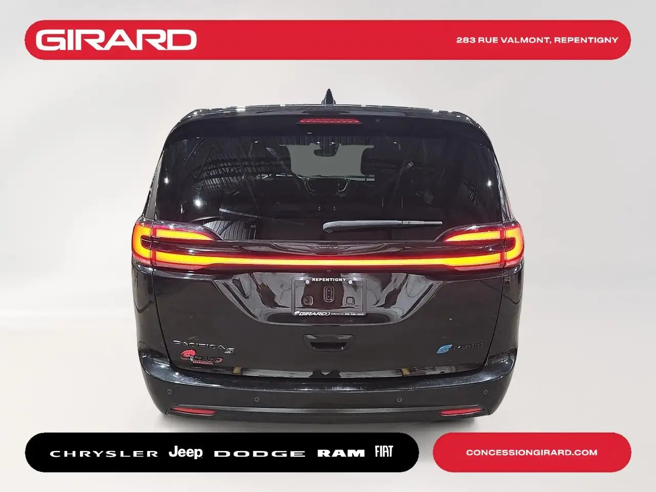 Chrysler Pacifica снимка Chrysler Pacifica