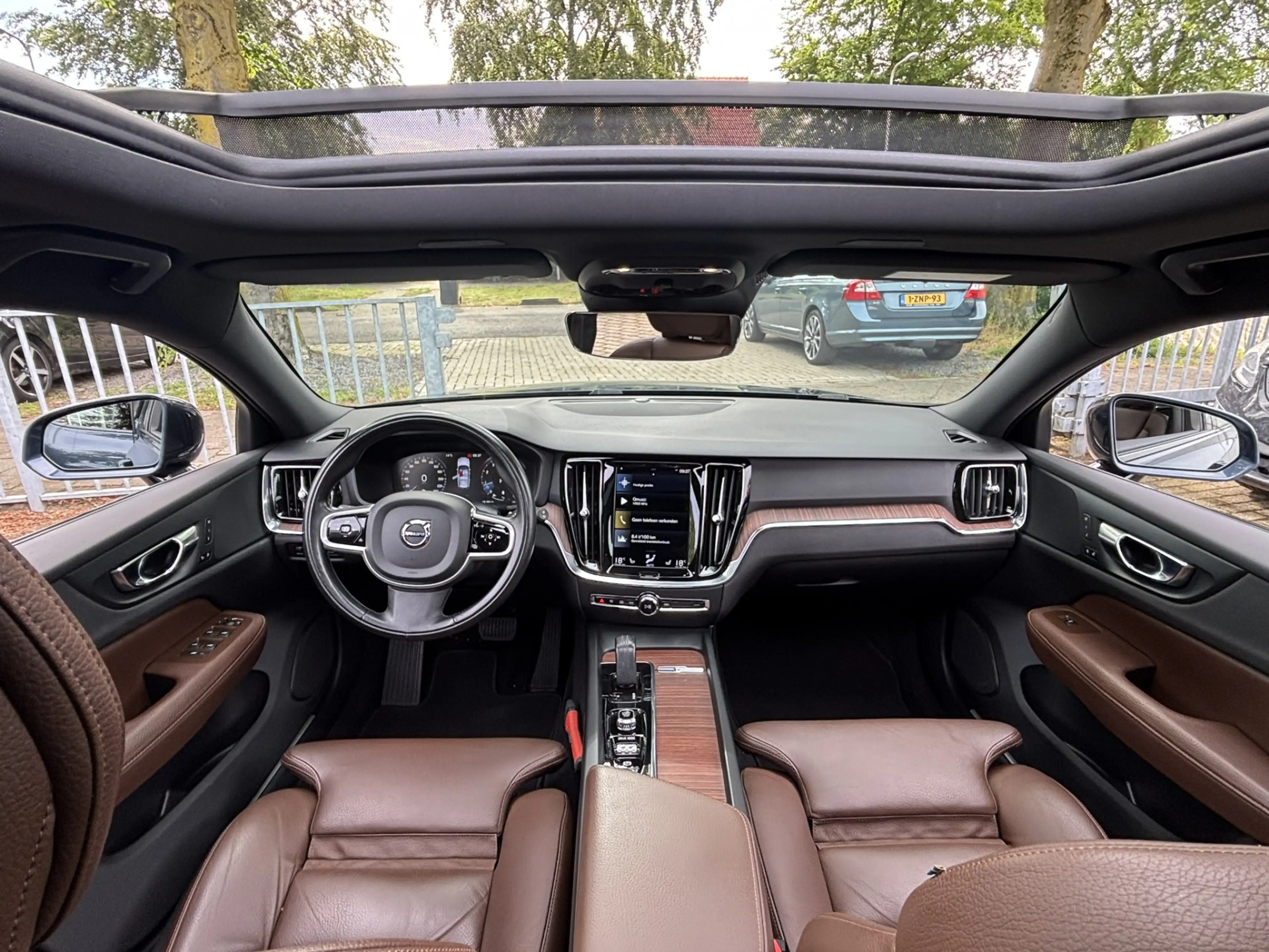 Volvo V60 Cross Country 2.0 B5 AWD Pro Panorama dak Keyless On call — photo 2