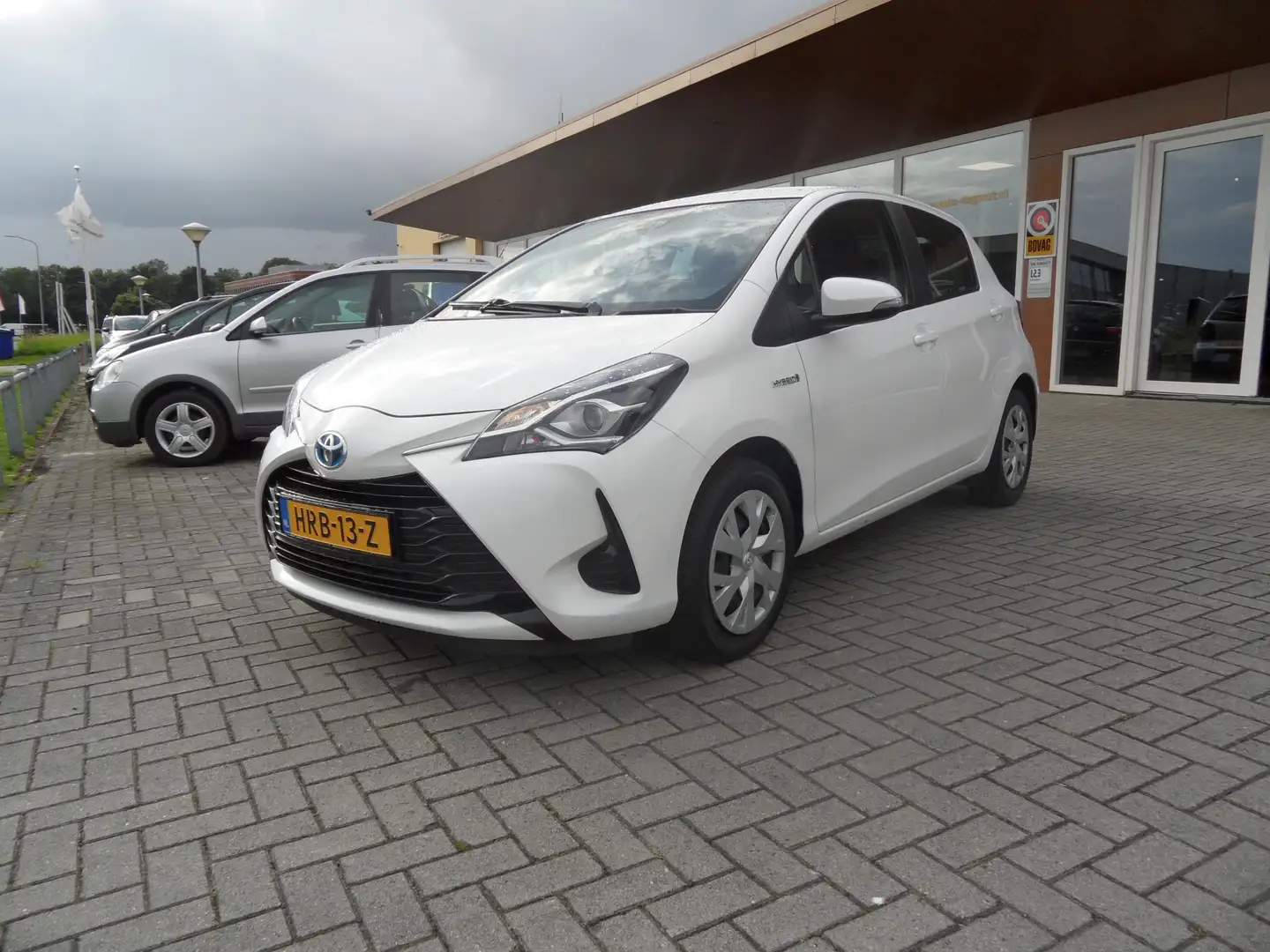 Toyota Yaris 1.5 Hybrid Active Wit - 1