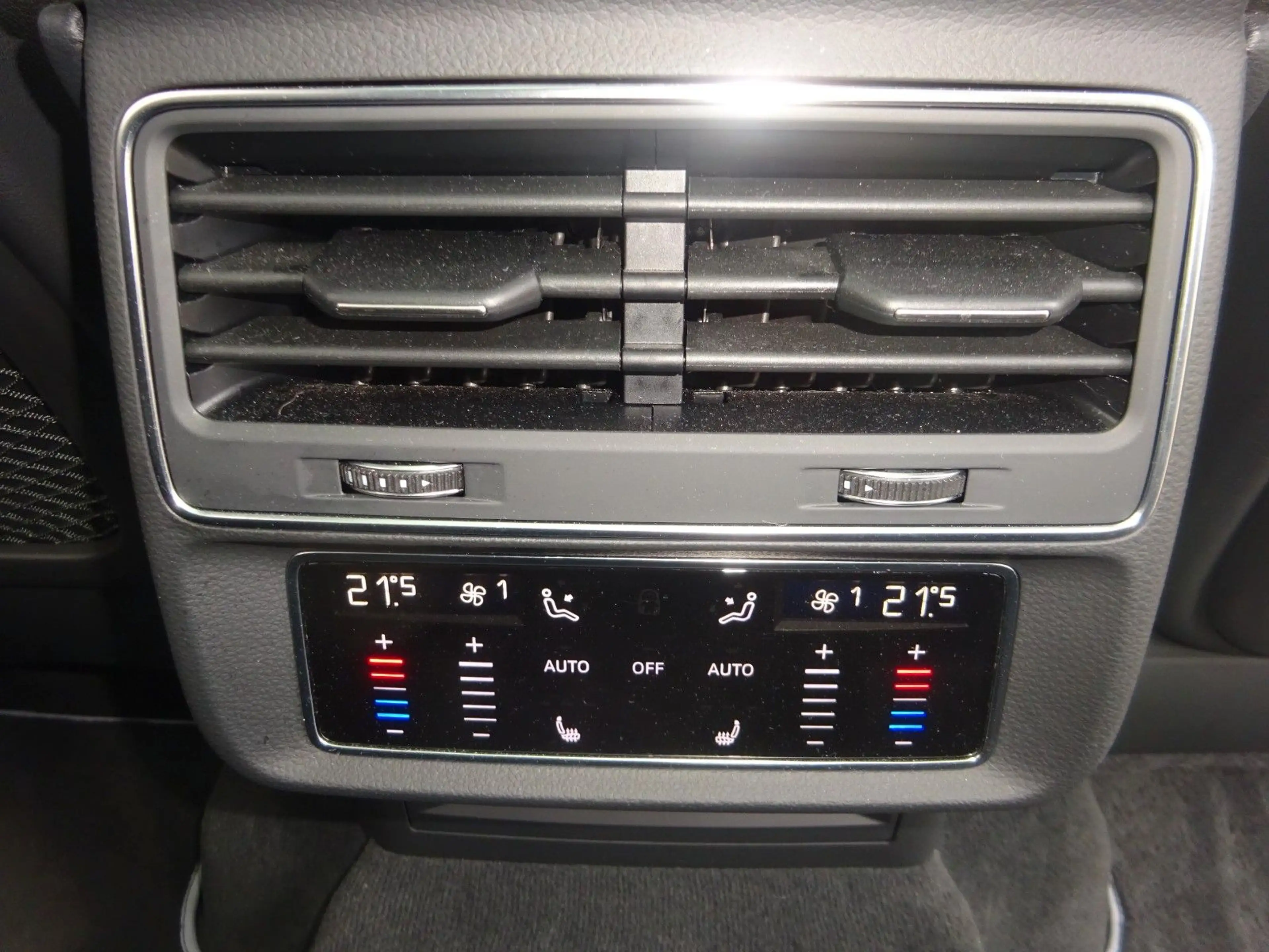 Audi SQ7 435PS Autm.  quattro Matrix Nachtsicht HUD — photo 15