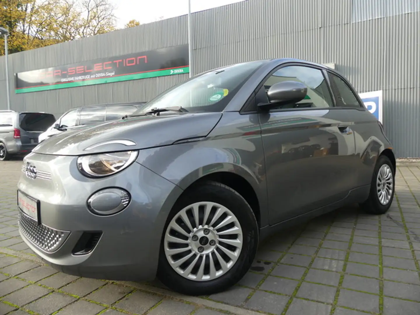 Fiat 500e Action 70KW Elektro AUT/SPURHALTE Grau - 2